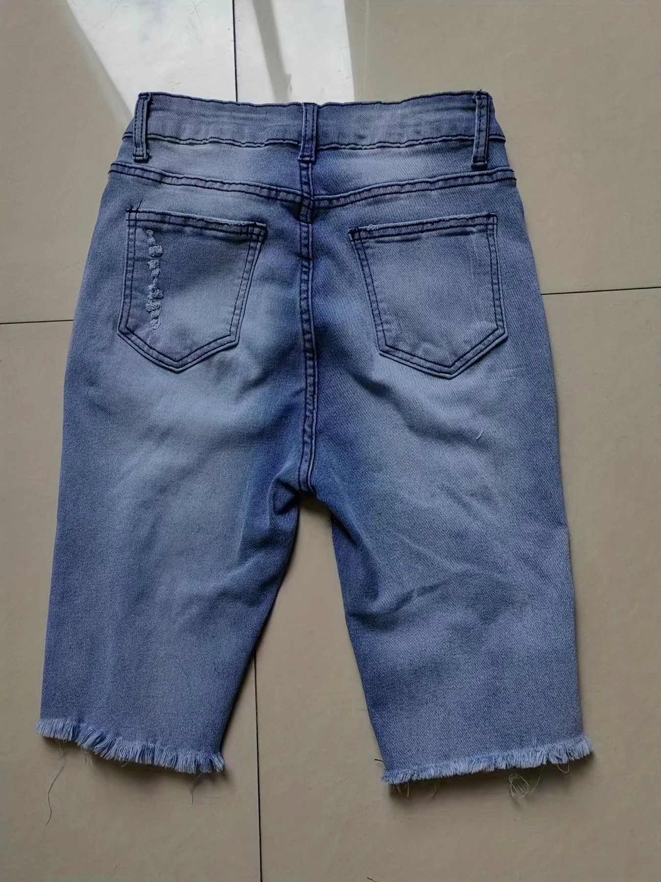 Bermuda décontracté déchiré pour femme – Style urbain tendance été - Image 8