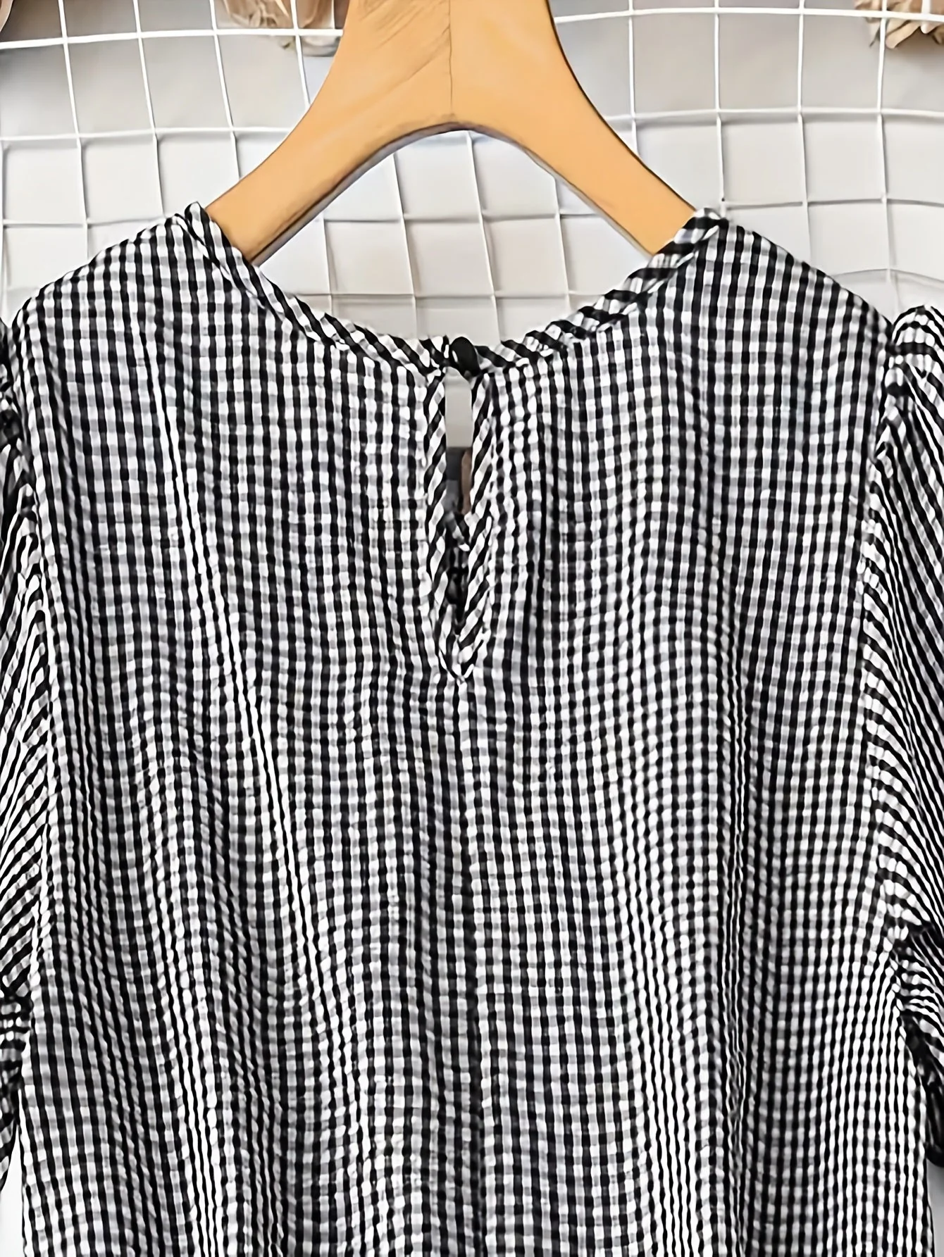 Blouse à carreaux style décontracté pour femme, idéale pour le printemps et l'été - Image 4
