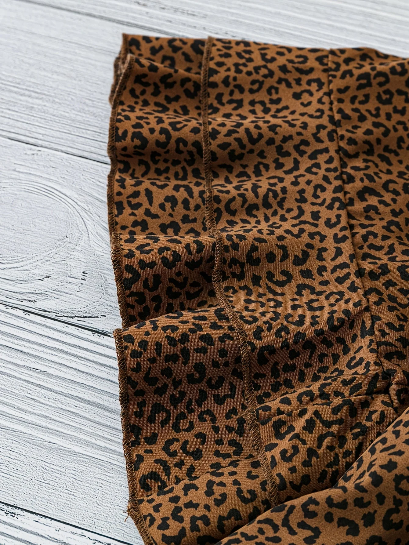 Blouse décontractée à imprimé léopard pour femme, style vacances, manches courtes avec volant - Image 7
