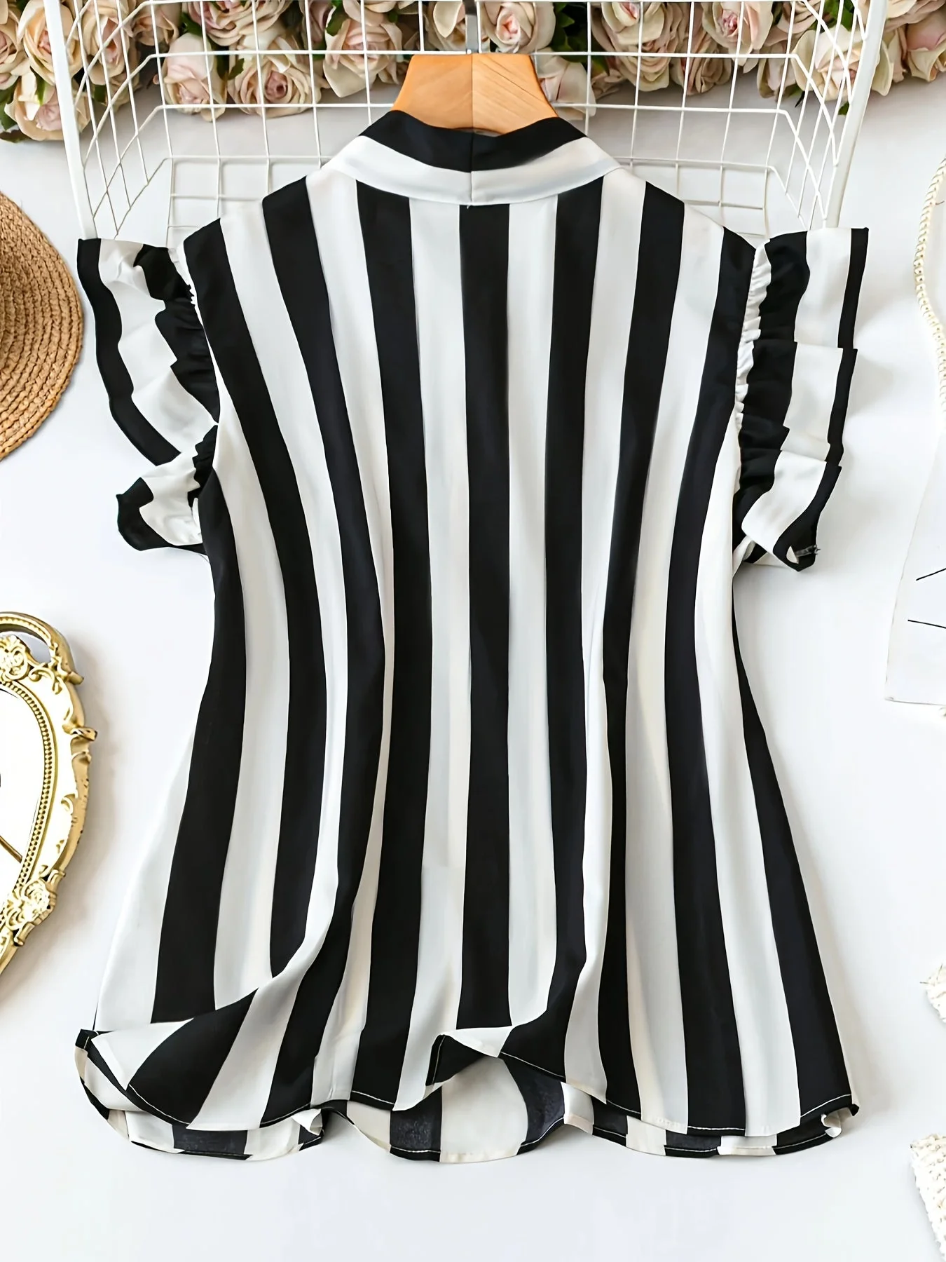 Blouse élégante à rayures pour femme avec col lavallière et manches volantées - Style chic pour bureau ou sorties - Image 2