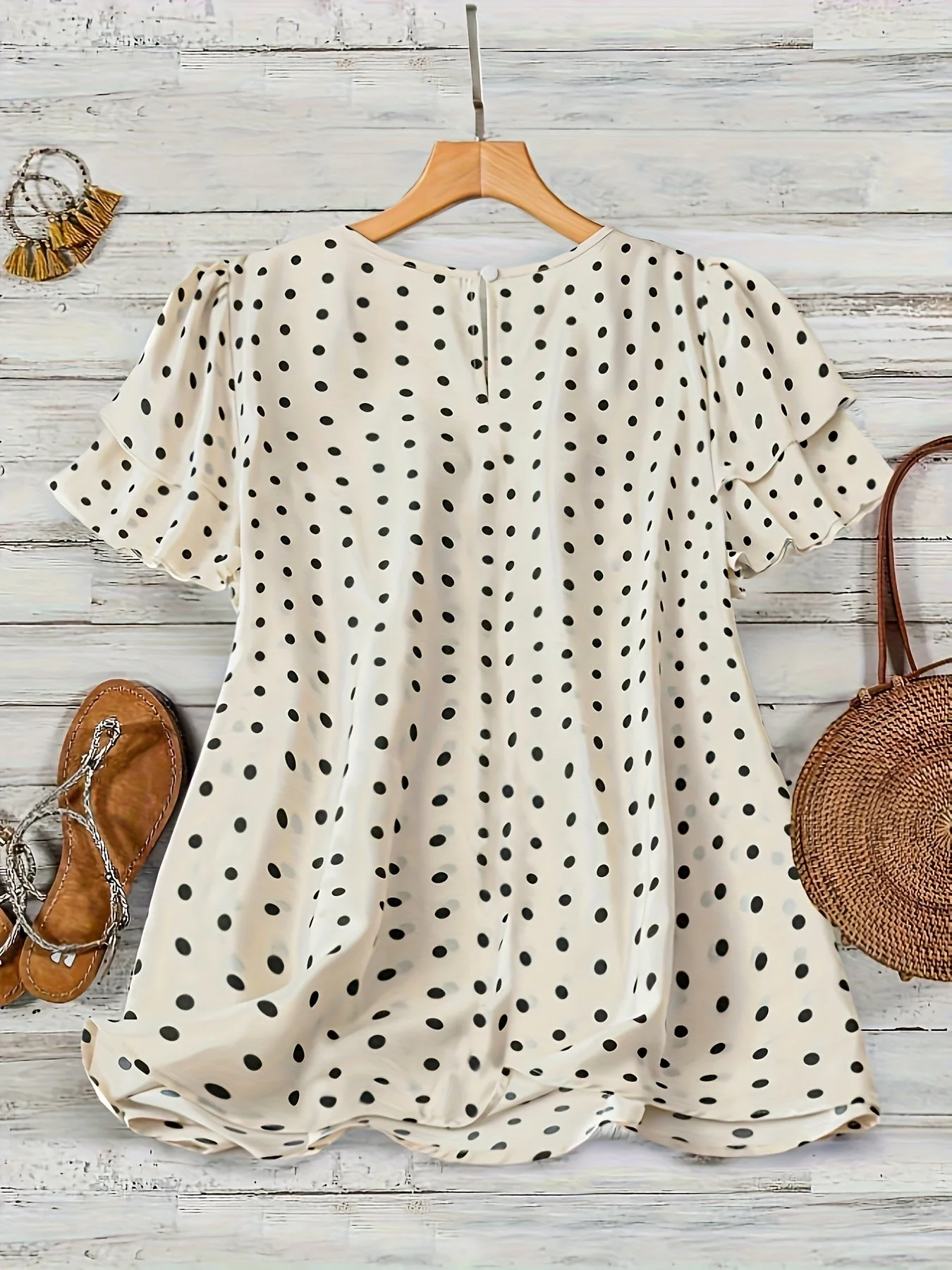 Blouse féminine à pois style élégant avec manches courtes et col rond pour été - Image 3
