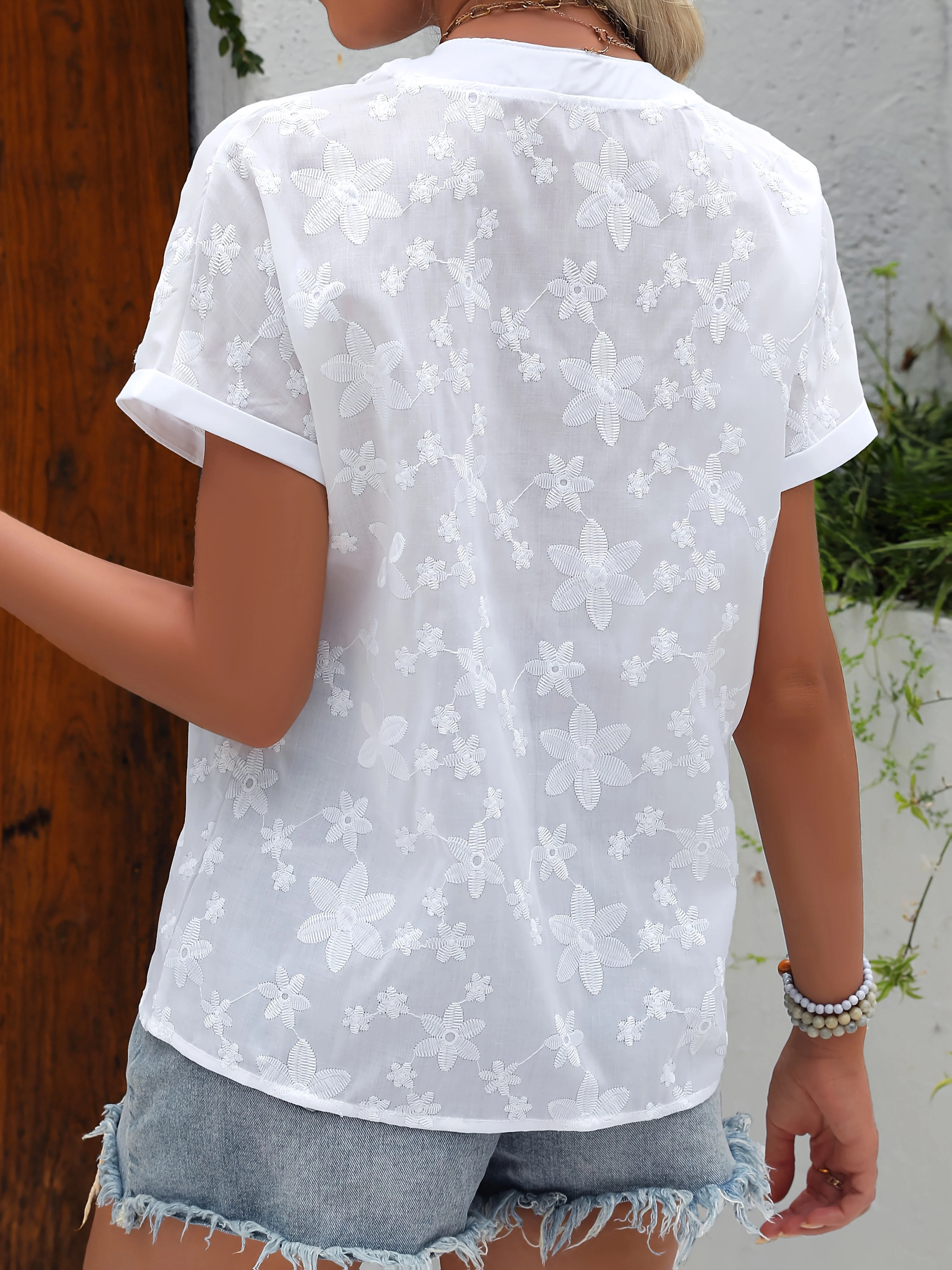 Blouse Femme Élégante à Broderie Florale et Boutons, Style Estival Décontracté - Image 7