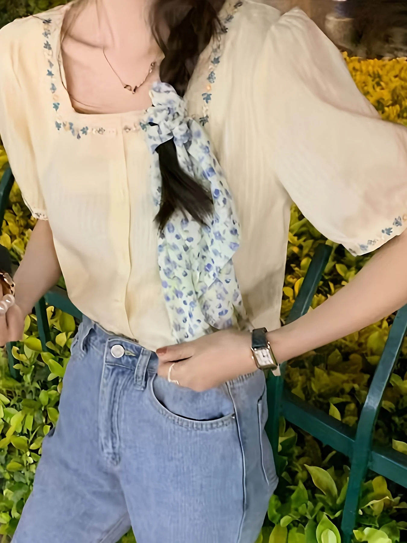Blouse femme élégante à col carré et broderies florales, style décontracté printemps-été - Image 4