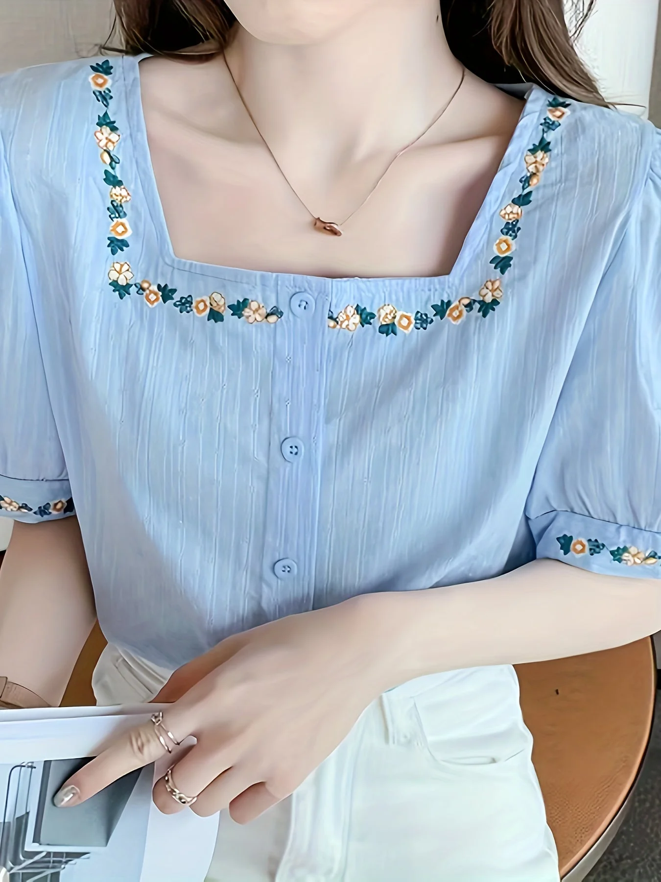 Blouse femme élégante à col carré et broderies florales, style décontracté printemps-été - Image 8