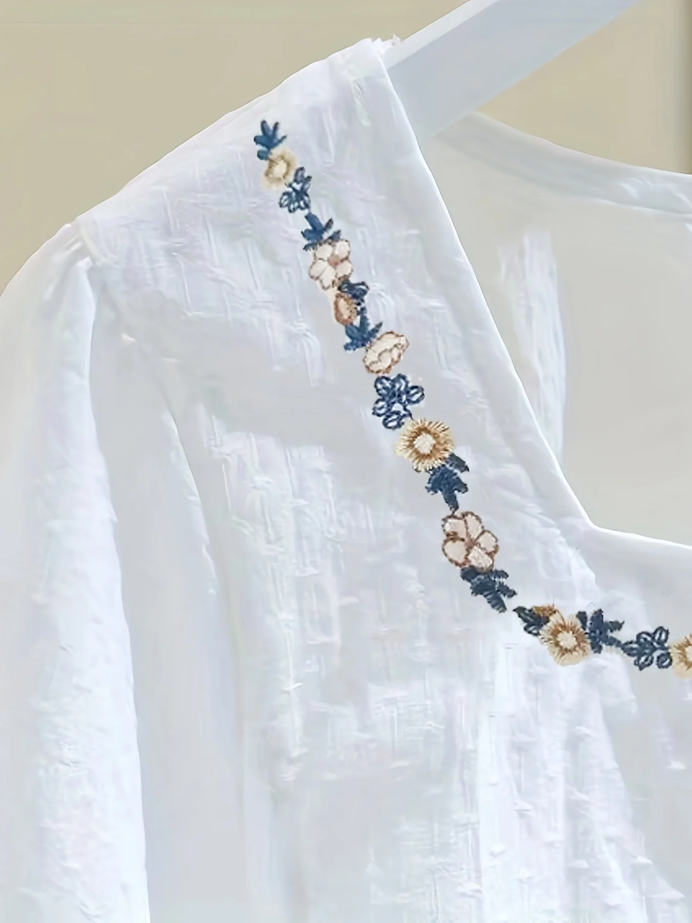 Blouse femme élégante à col carré et broderies florales, style décontracté printemps-été - Image 9