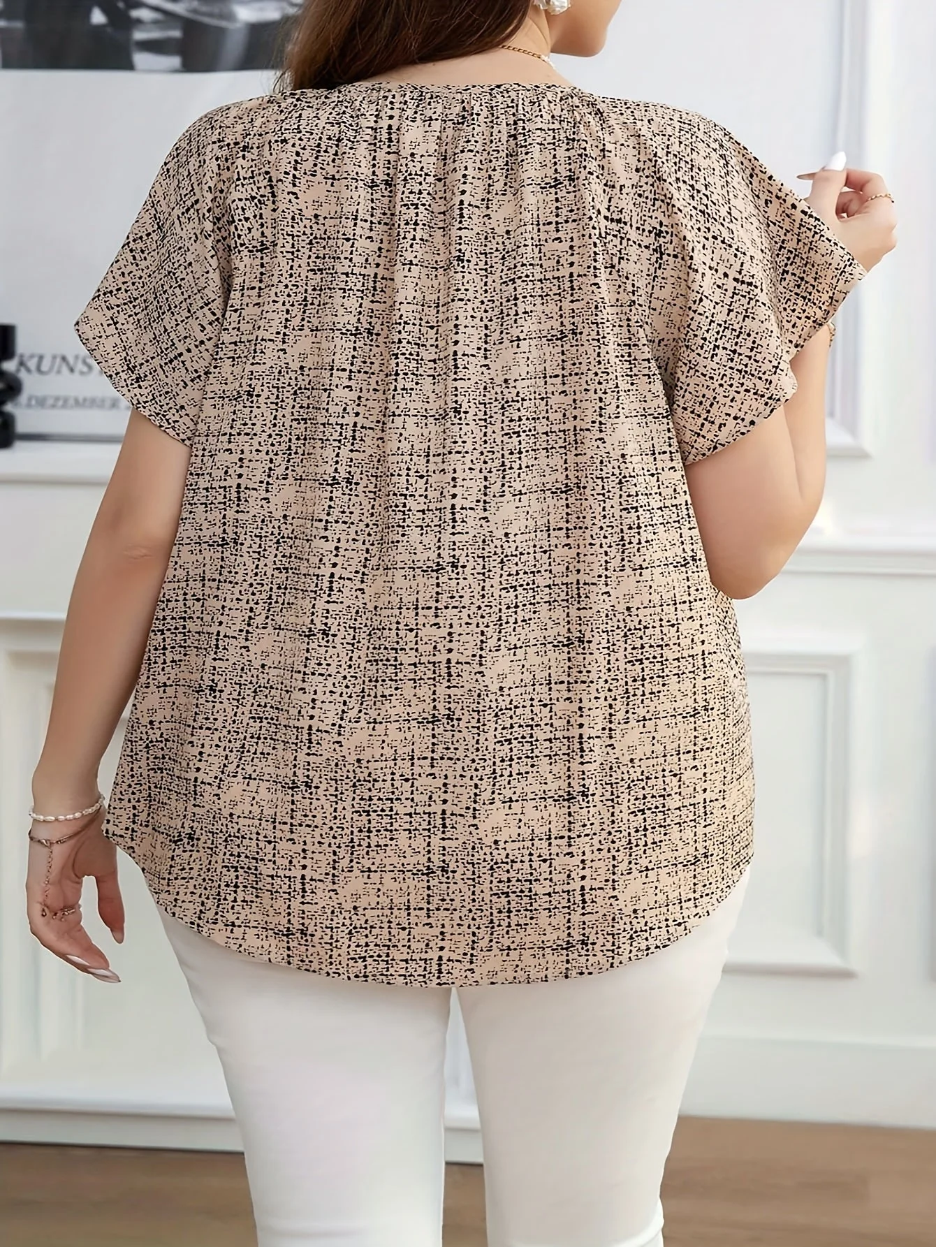 Blouse Femme Style Décontracté à Imprimé Graphique et Col V, Idéale pour l'Été - Image 3