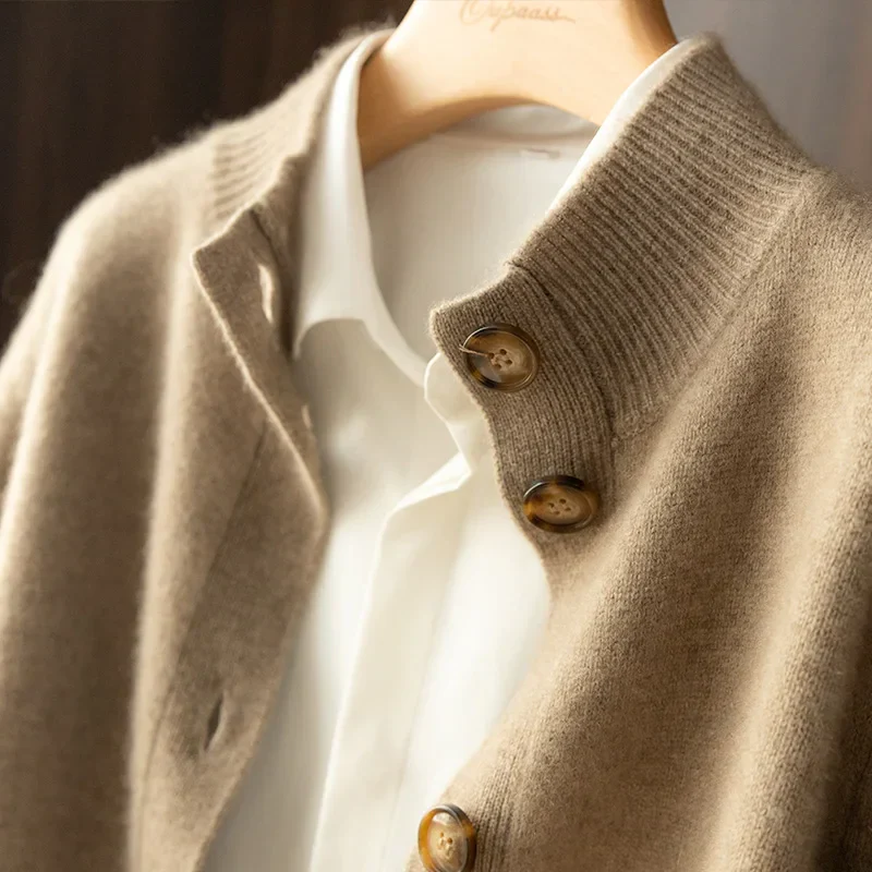 Cardigan femme élégant à col montant et boutons tendance pour un look décontracté chic - Image 8