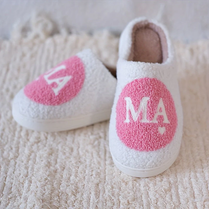 Chaussons d'intérieur femme style cocooning motif MAMAN pour détente maison - Image 3