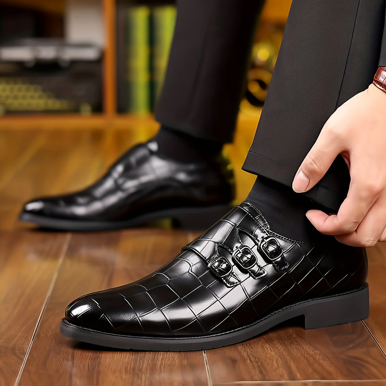 Chaussures habillées à boucle triple pour homme style vintage – élégance formelle et urbaine - Image 3
