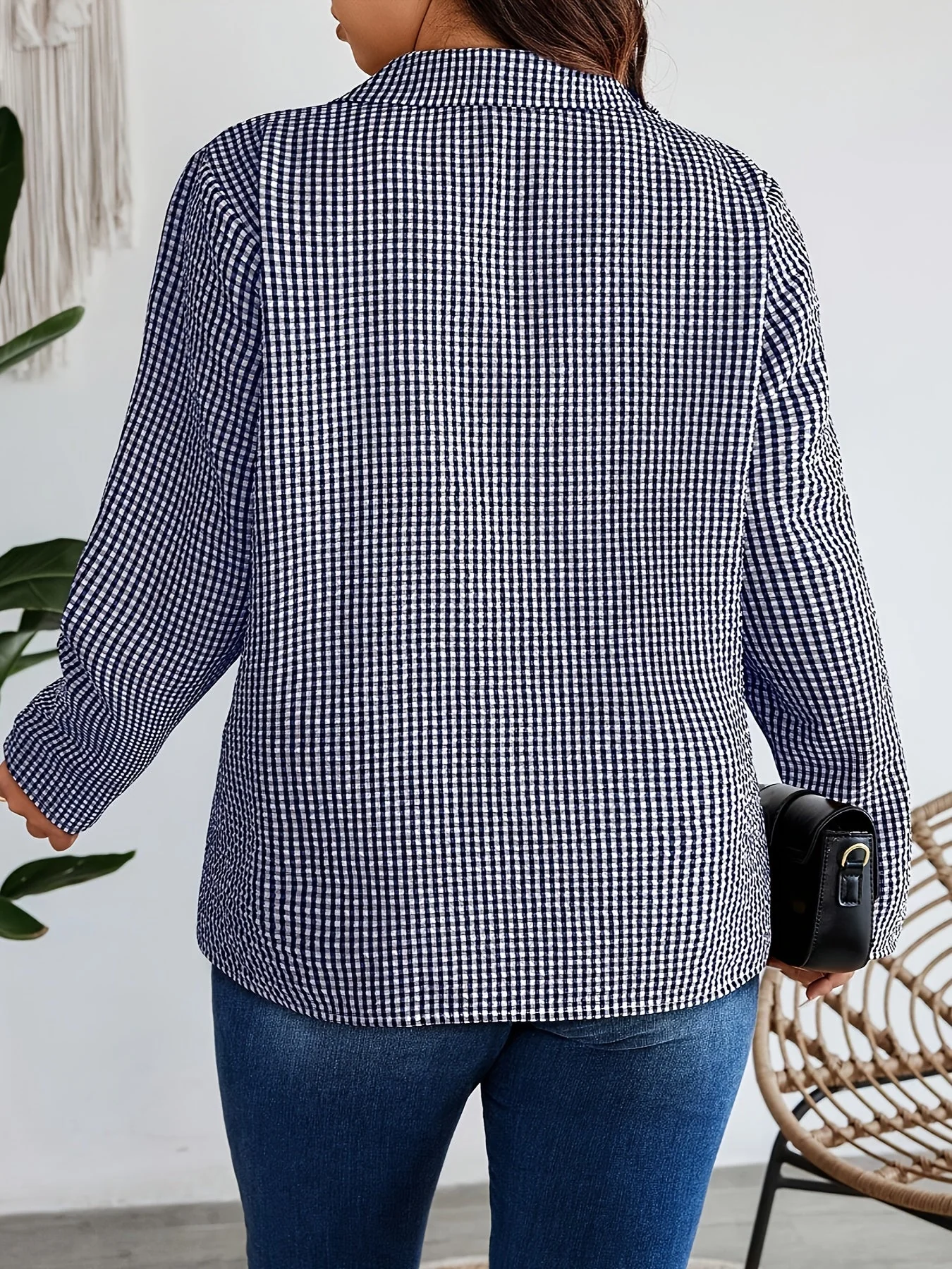 Chemise décontractée à carreaux pour femme style moderne, idéale pour le quotidien ou le travail - Image 5