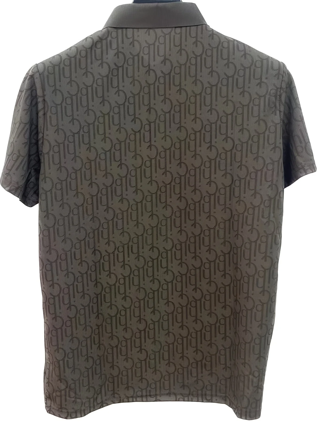 Chemise décontractée à col classique pour homme – Style moderne avec motif alphabétique - Image 10