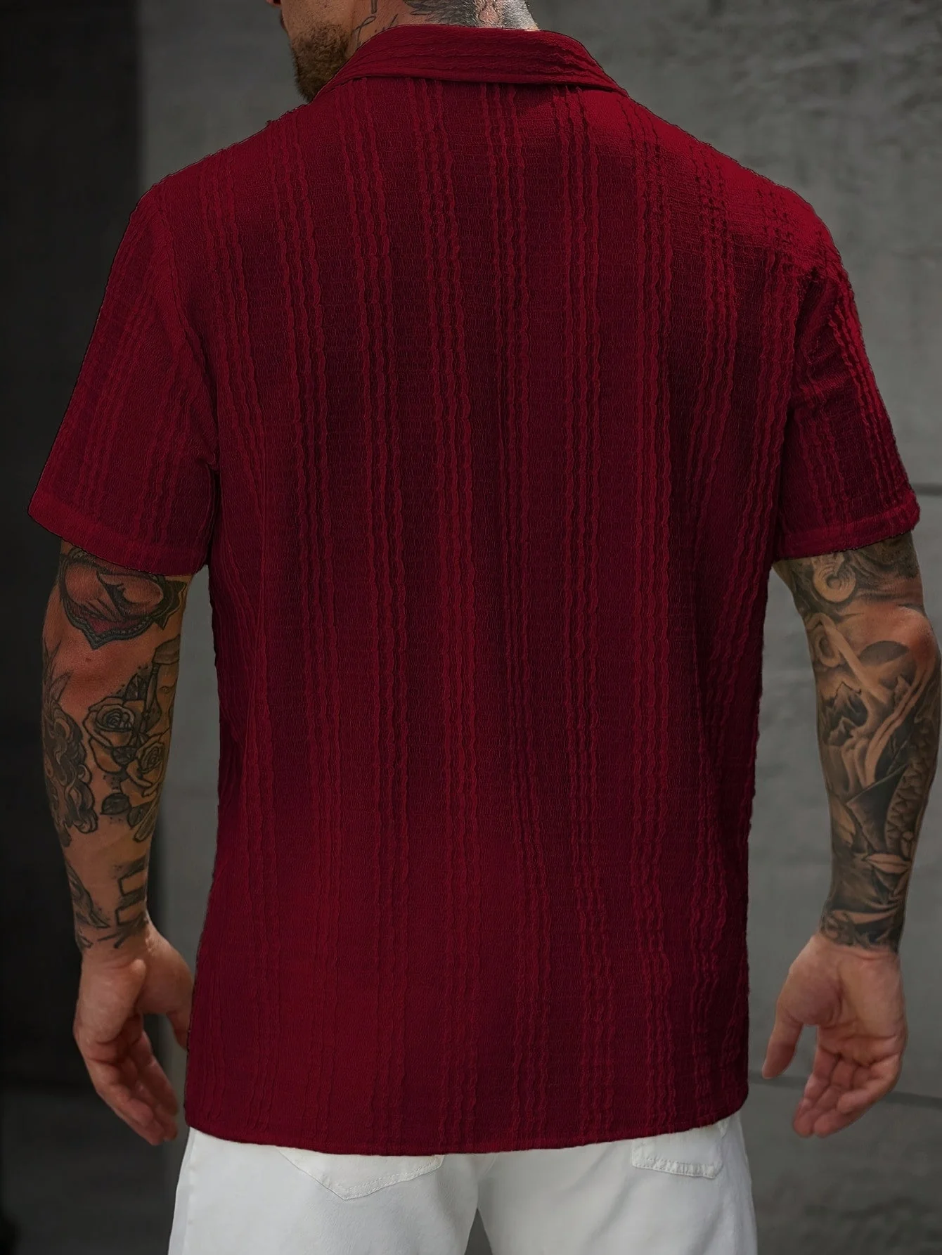 Chemise décontractée à rayures ondulées pour homme – Style estival tendance, idéale pour les sorties et les week-ends - Image 9