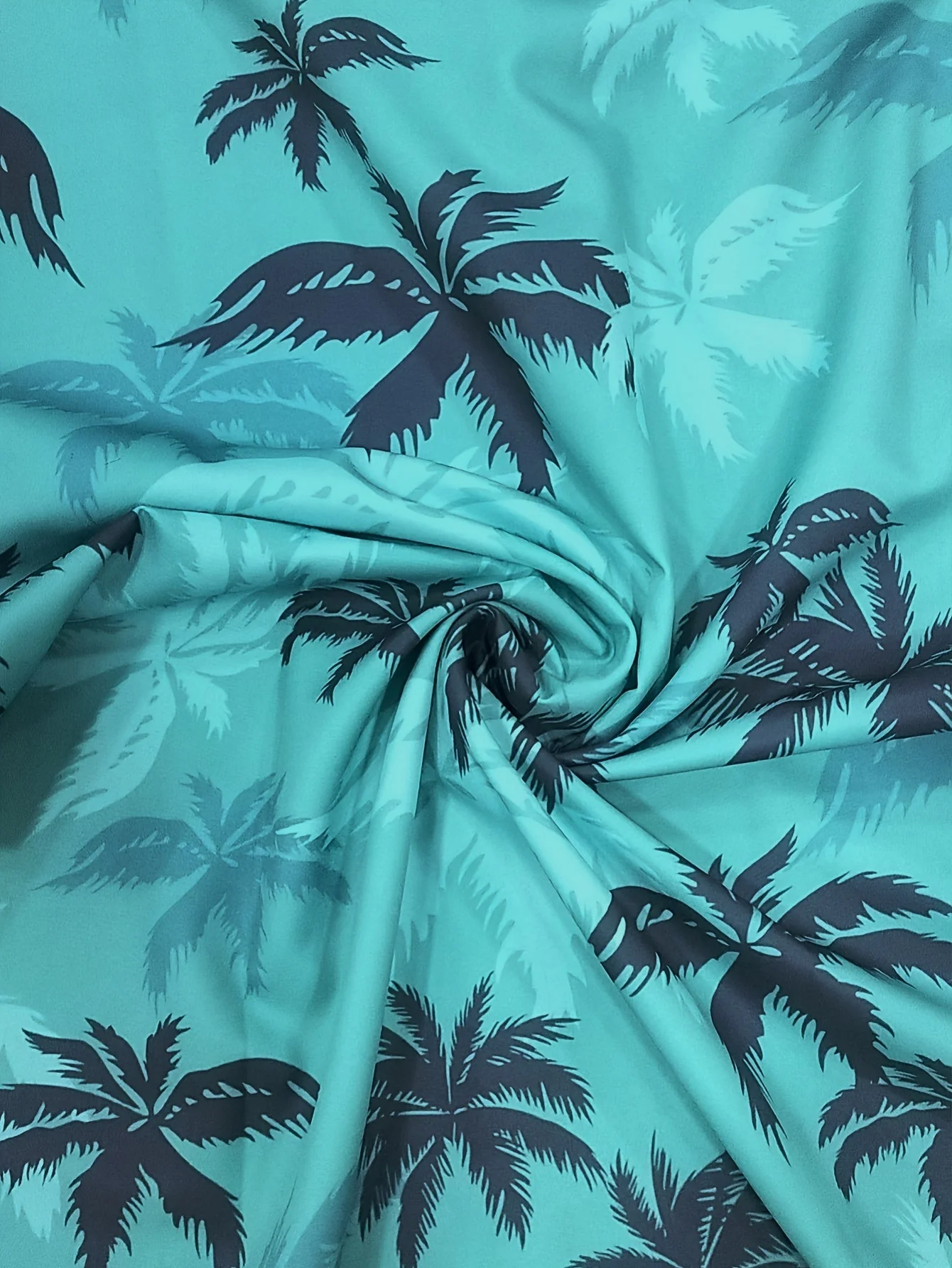 Chemise hawaïenne décontractée pour homme à imprimé palmiers – parfaite pour l'été et les vacances - Image 5
