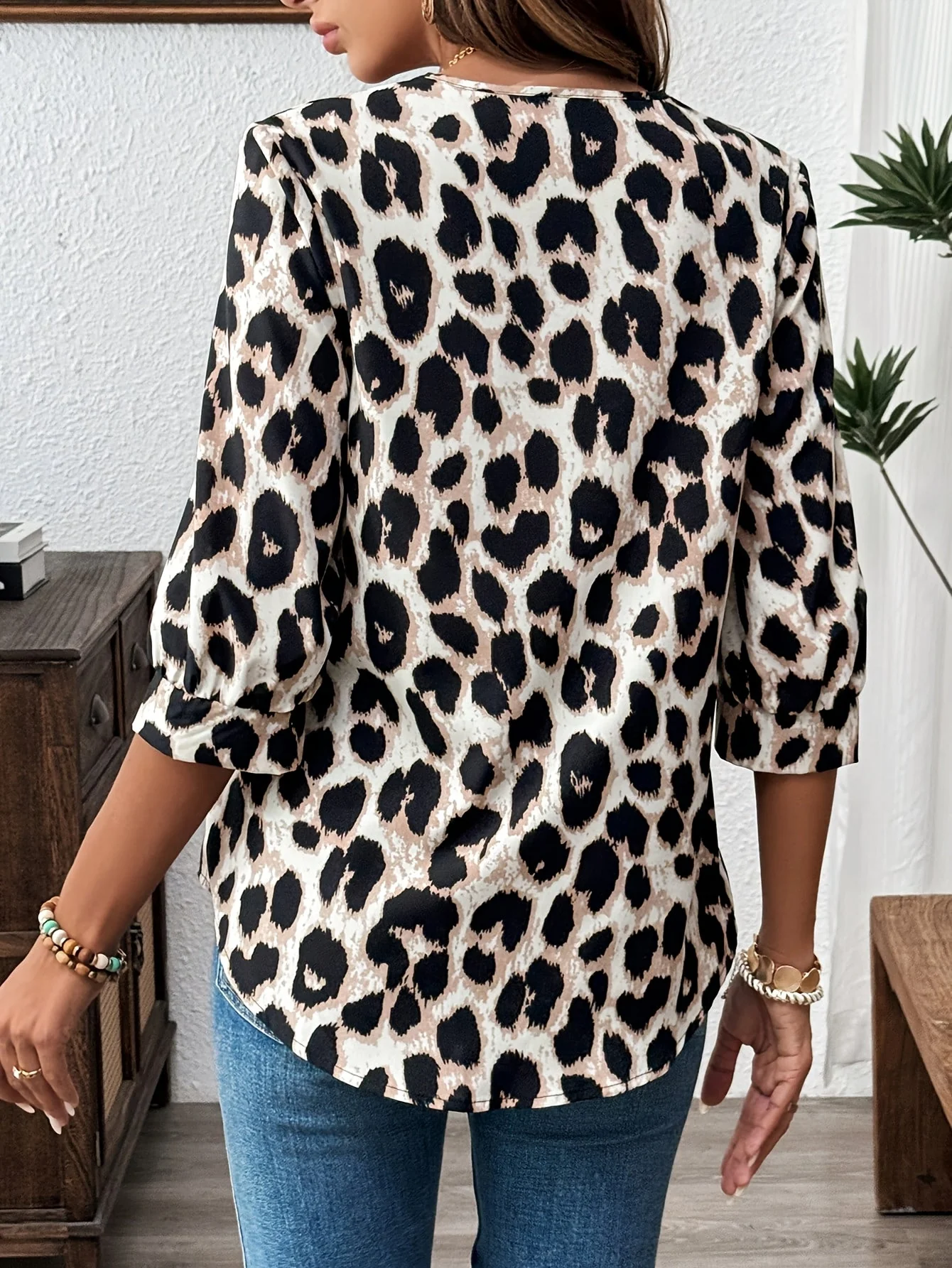 Chemisier femme style élégant imprimé léopard pour bureau ou sortie décontractée - Image 2