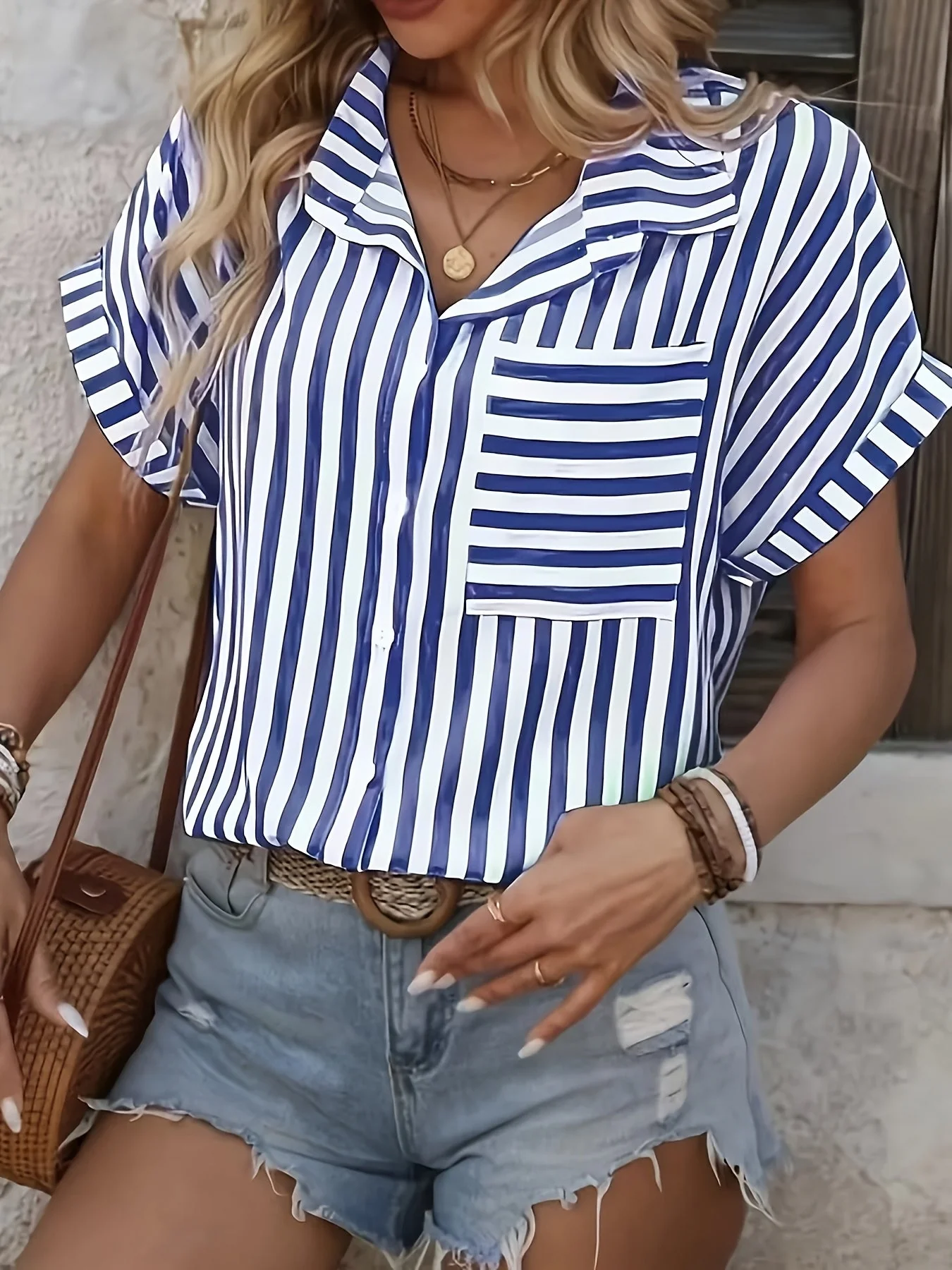 Chemisier rayé décontracté pour femme style week-end chic - Image 2
