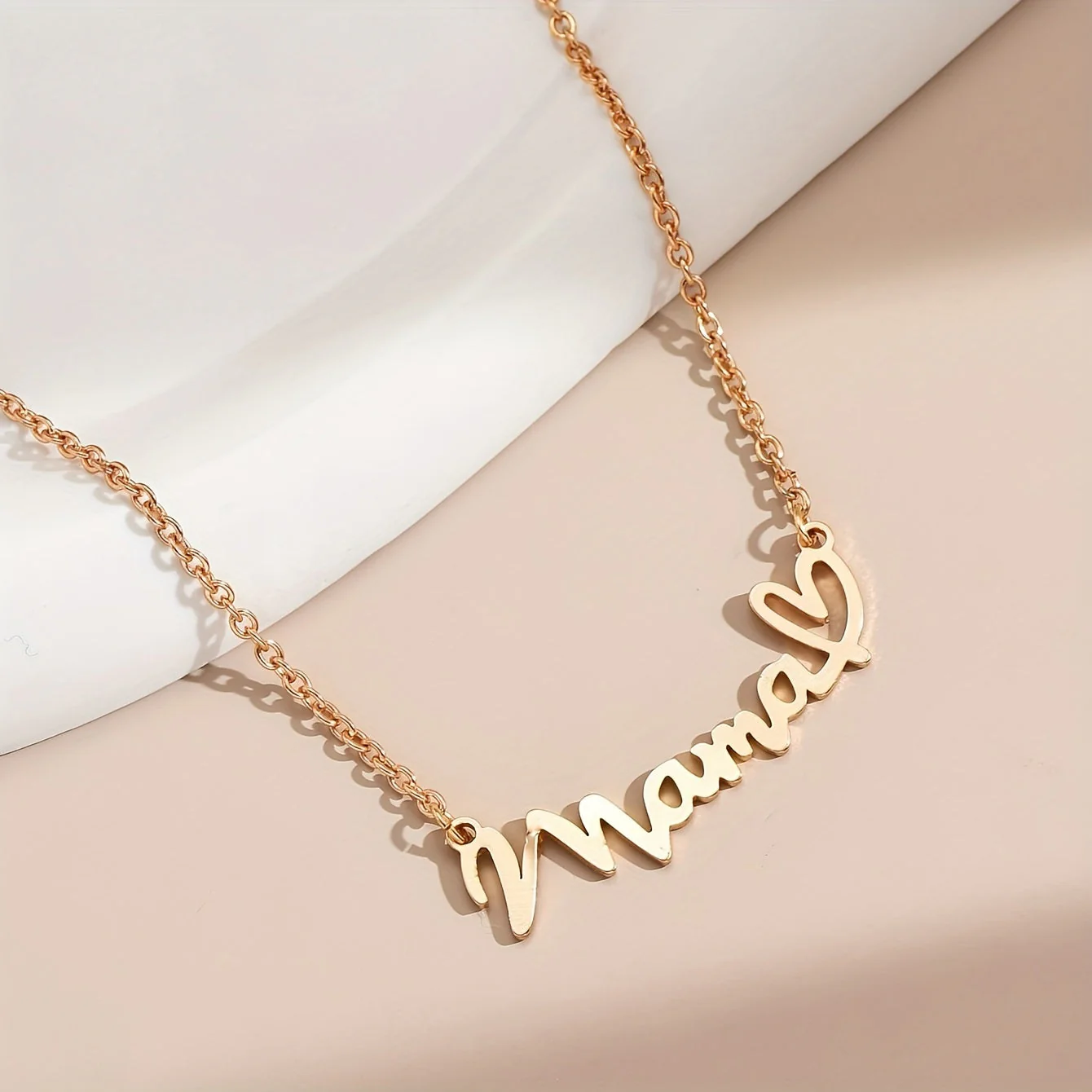 Collier Femme Script Écriture « Mama » avec Cœur – Bijou Élégant Cadeau pour Maman - Image 3
