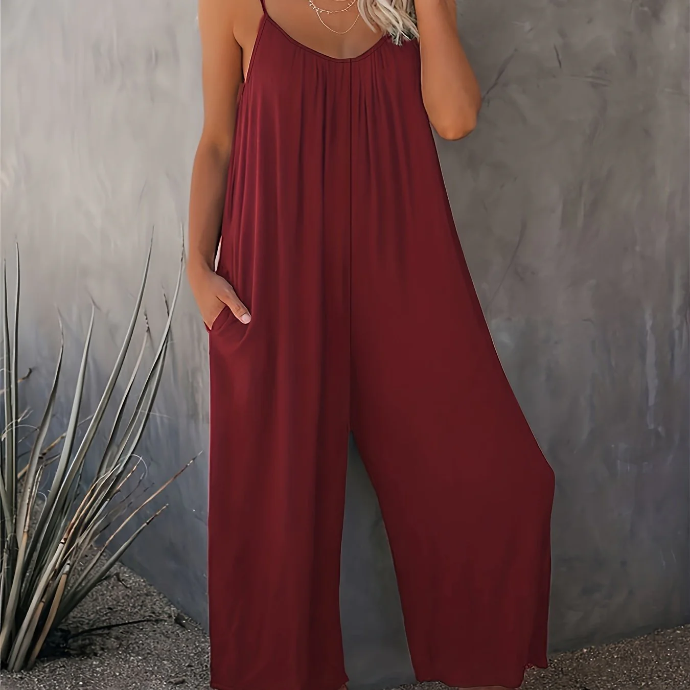 Combinaison ample décontractée femme style été à bretelles fines et poches – Look chic et confortable pour vacances ou ville - Image 14