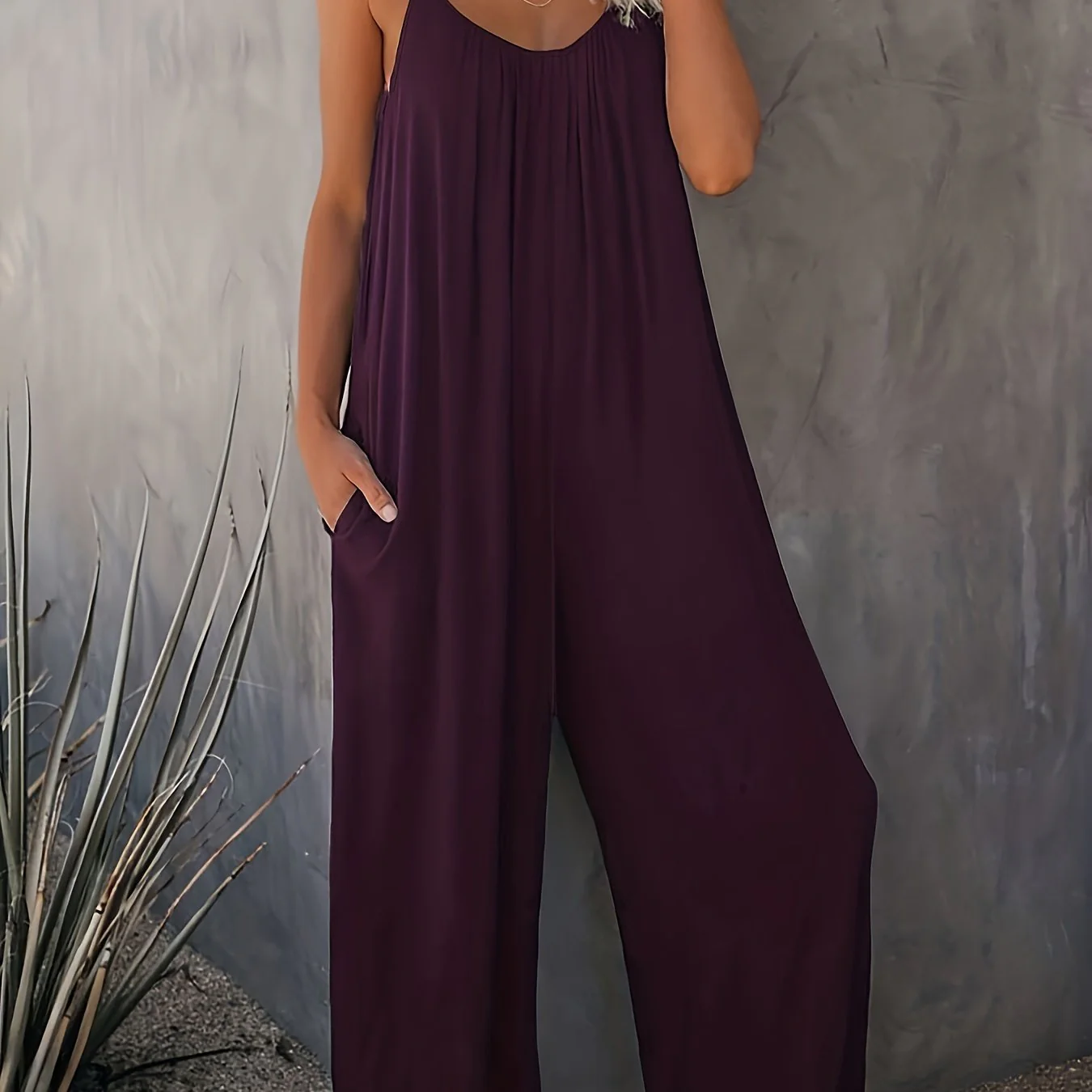 Combinaison ample décontractée femme style été à bretelles fines et poches – Look chic et confortable pour vacances ou ville - Image 18