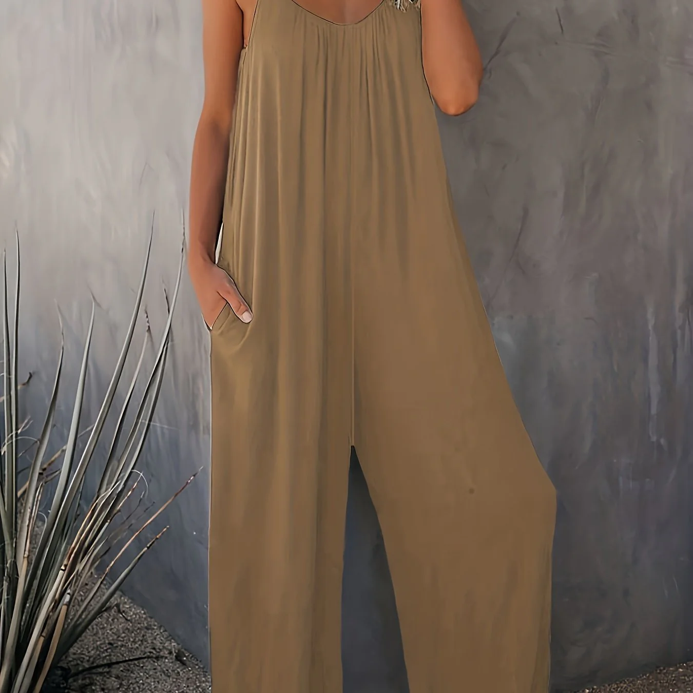 Combinaison ample décontractée femme style été à bretelles fines et poches – Look chic et confortable pour vacances ou ville - Image 21