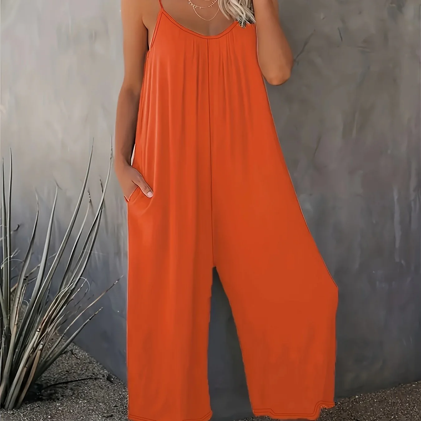 Combinaison ample décontractée femme style été à bretelles fines et poches – Look chic et confortable pour vacances ou ville - Image 23
