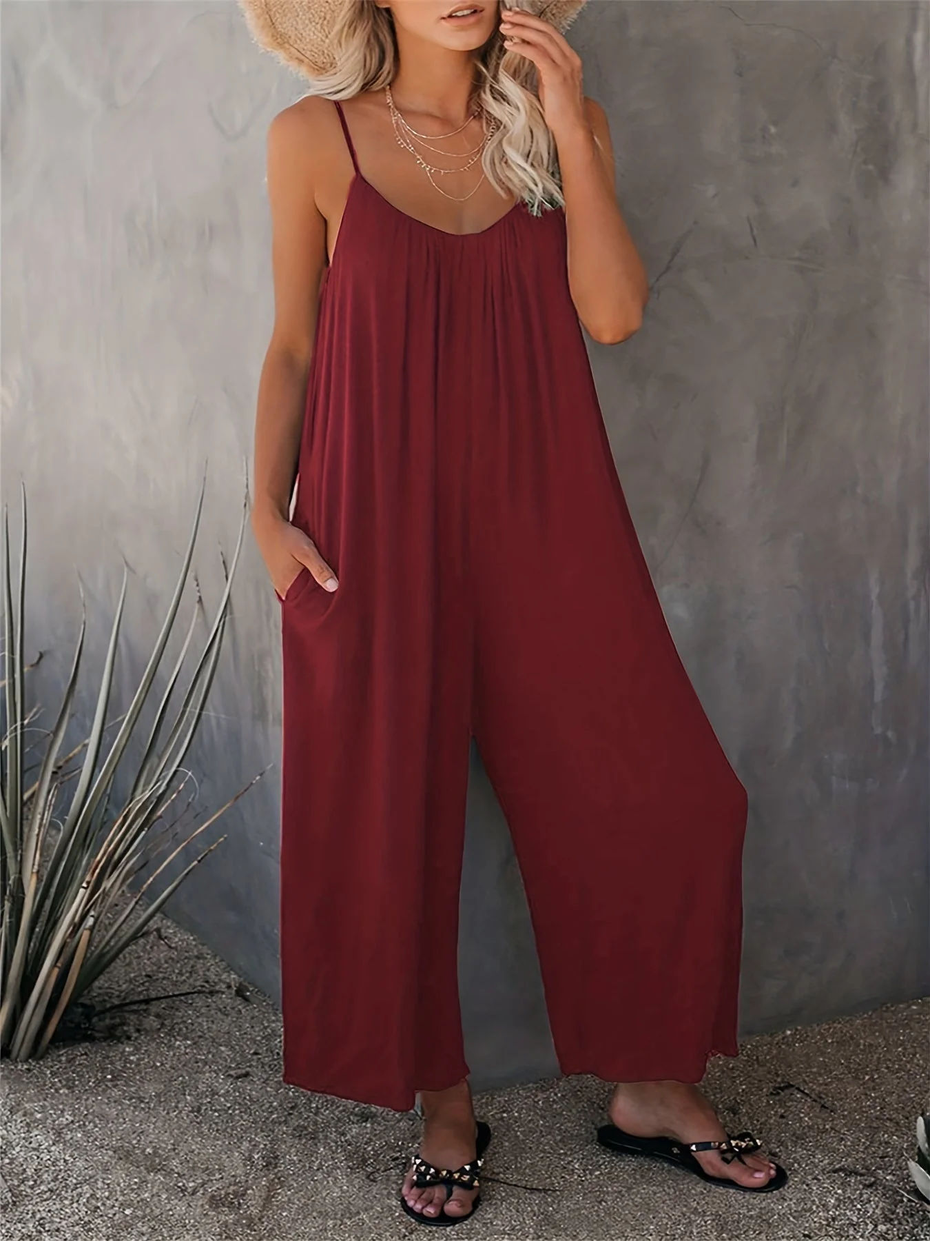 Combinaison ample décontractée femme style été à bretelles fines et poches – Look chic et confortable pour vacances ou ville - Image 4