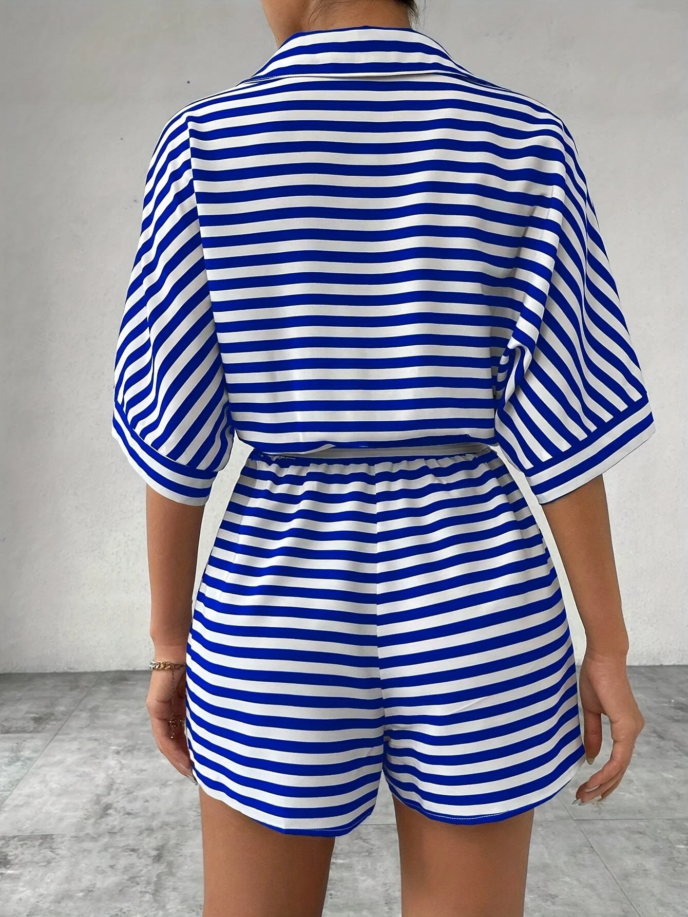 Combishort chemise décontractée à rayures pour femme - Style estival chic et confortable - Image 4