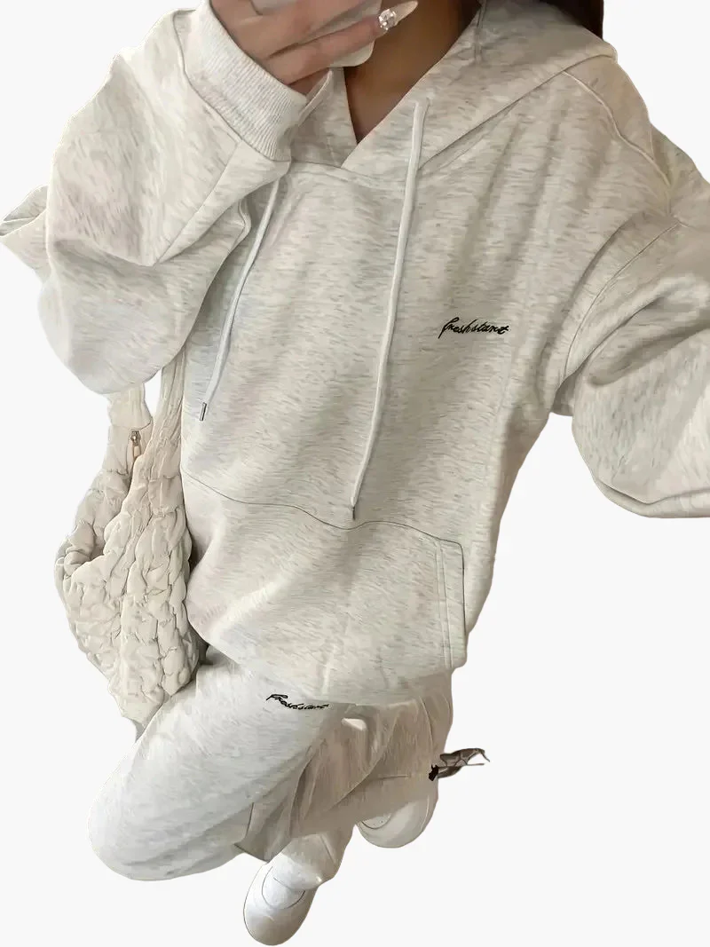 Ensemble décontracté femme hoodie et pantalon ample style urbain - Image 3