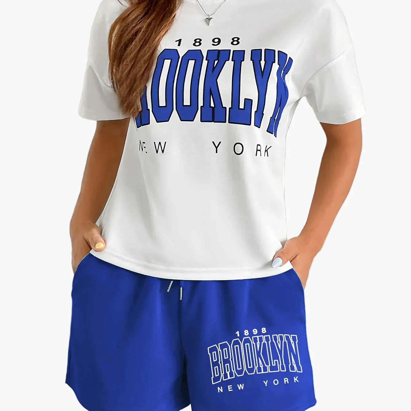 Ensemble décontracté femme style université avec t-shirt et short imprimé Brooklyn New York - Image 11