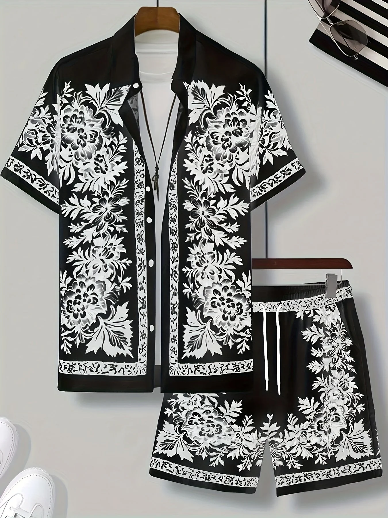 Ensemble décontracté homme à motifs floraux style vacances pour l'été - Image 4