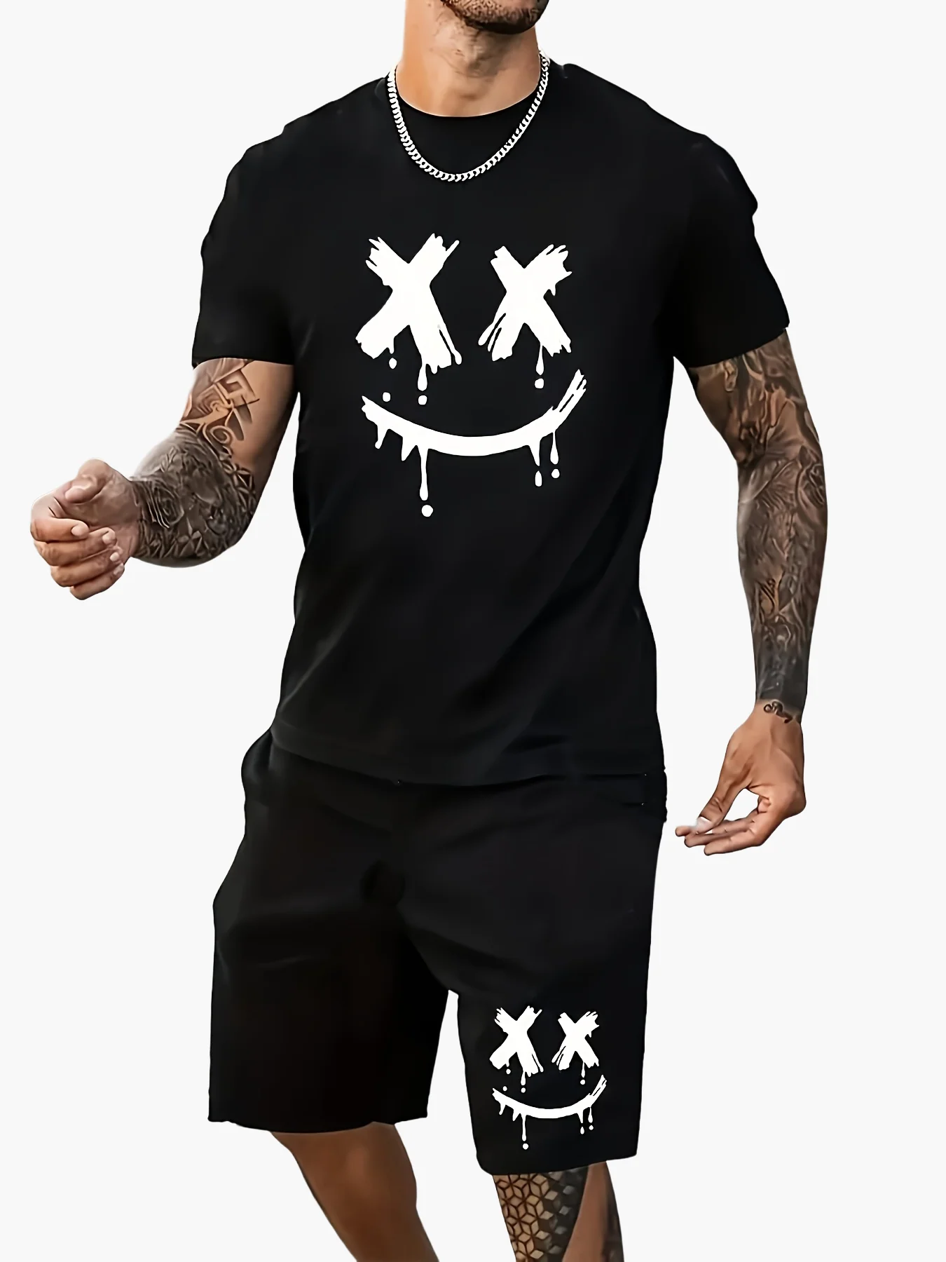 Ensemble décontracté pour homme - T-shirt et short style urbain motif visage smiley graphique - Image 6