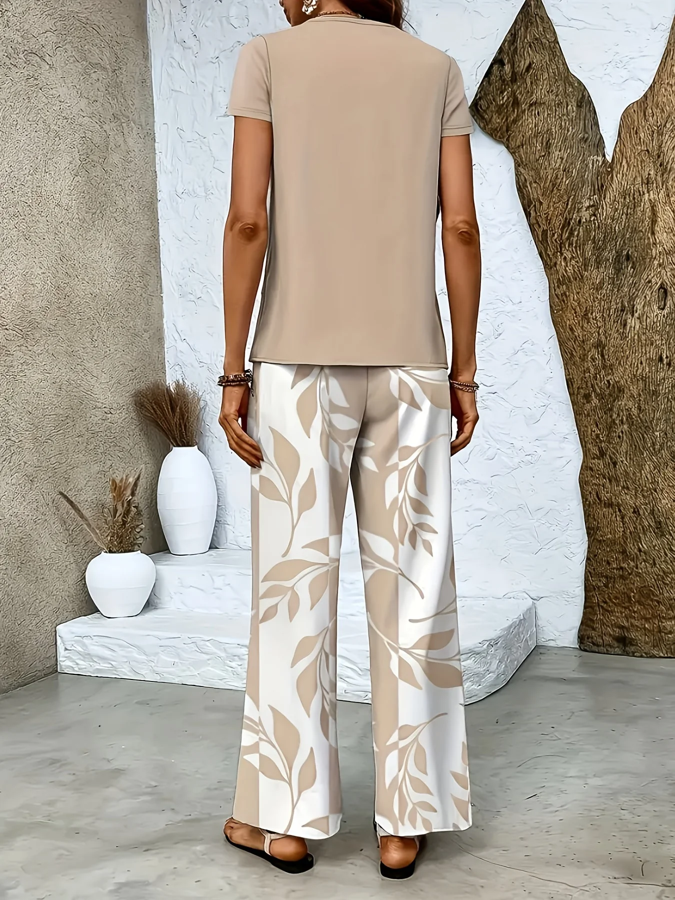 Ensemble élégant pour femme à manches courtes style décontracté chic avec pantalon large imprimé floral - Image 11