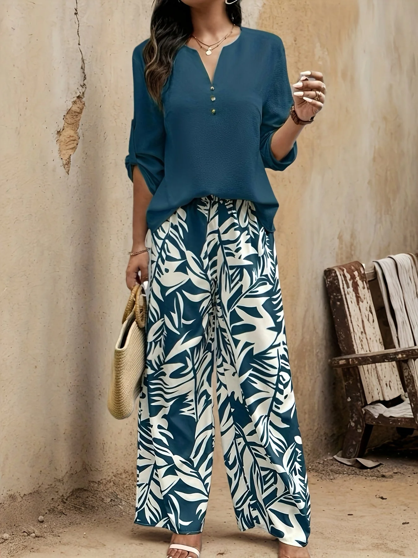 Ensemble élégant pour femme, style décontracté chic, idéal printemps/été - Image 3