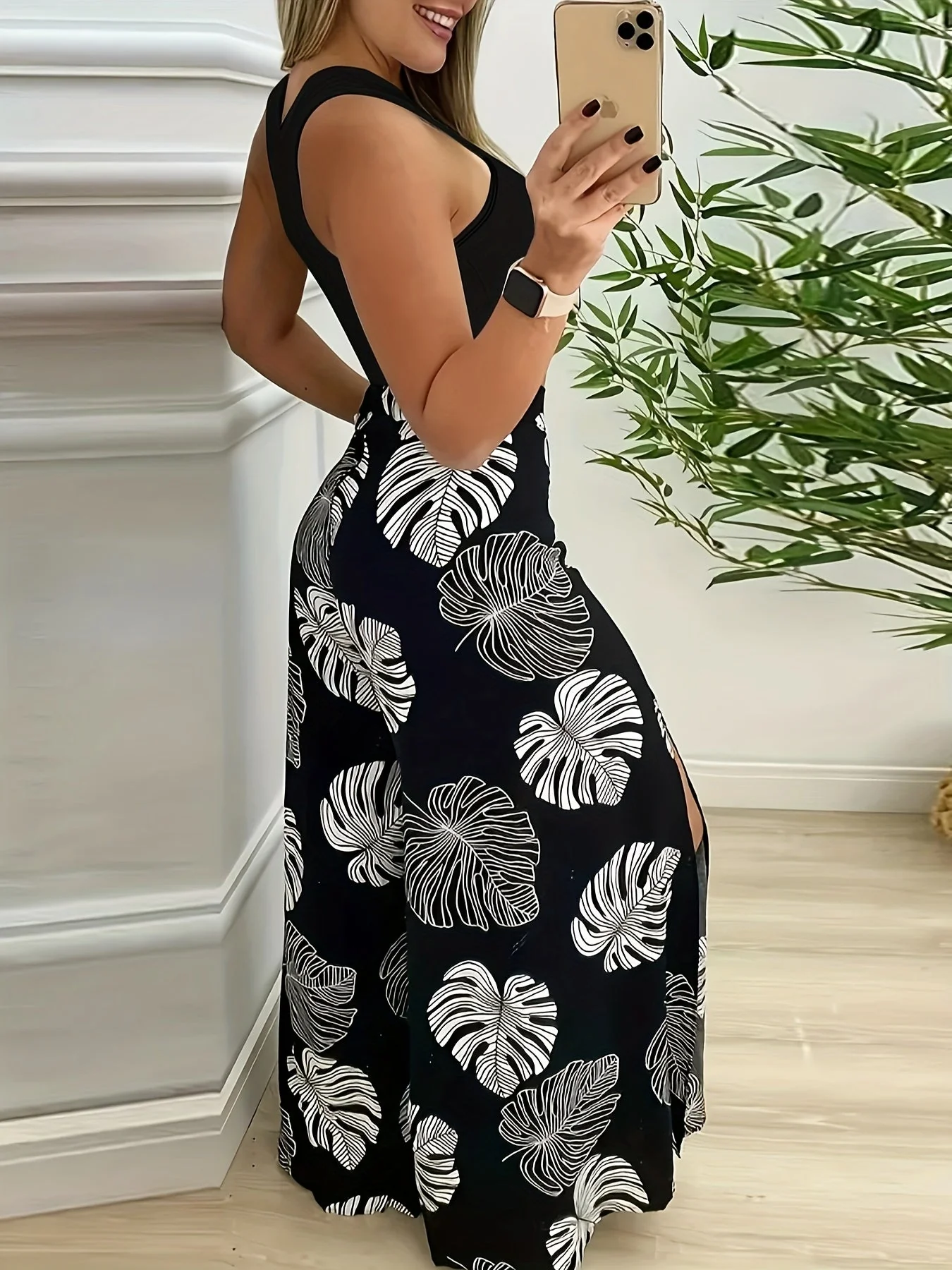 Ensemble féminin jupe longue fendue à motifs tropicaux et crop top élégant pour été - Image 4