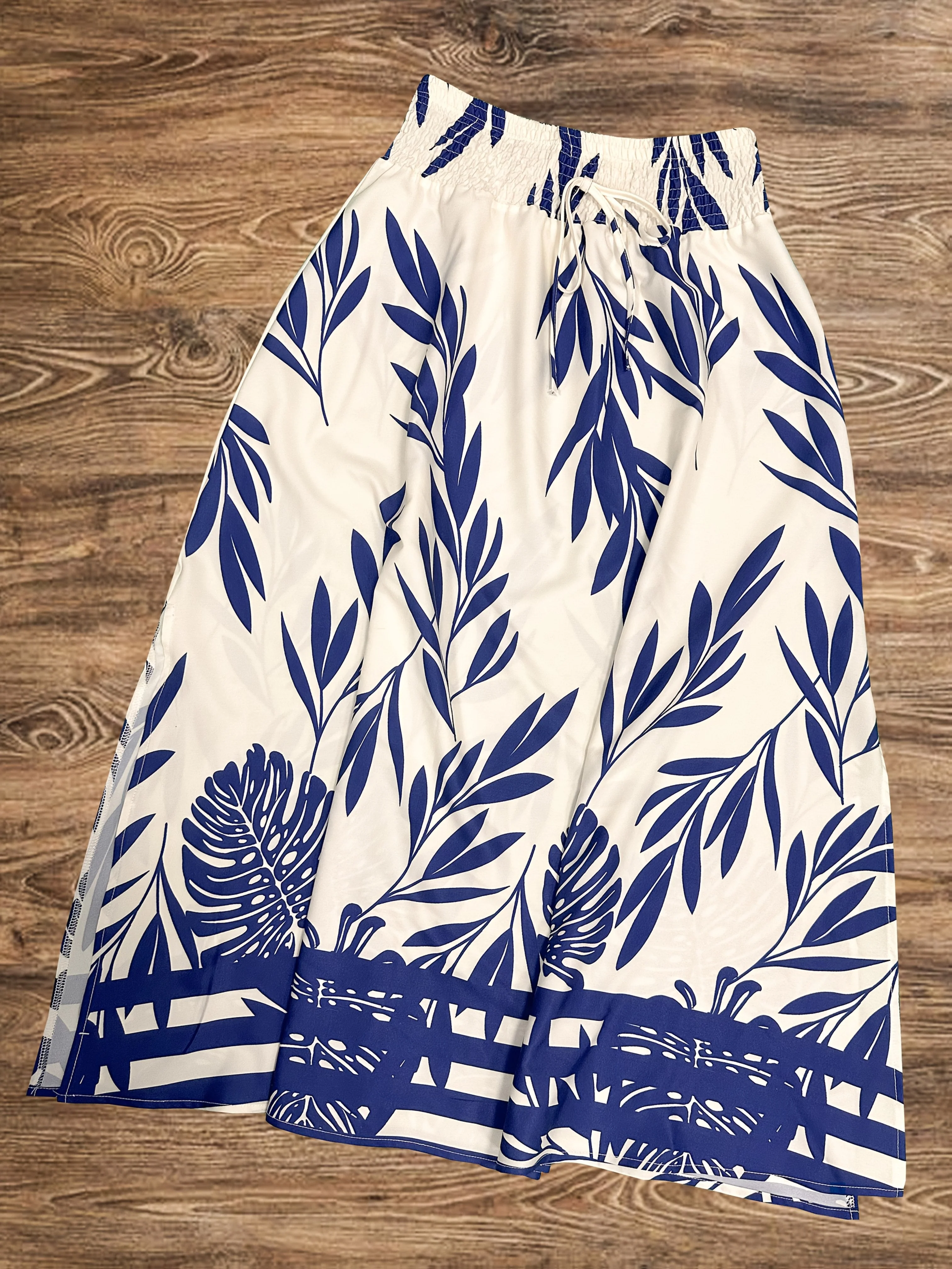 Ensemble féminin style vacances chic à motifs tropicaux - Haut sans manches et jupe longue avec taille froncée - Image 5