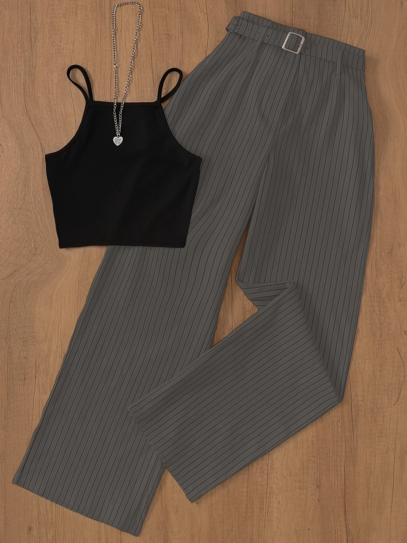 Ensemble femme élégant à rayures pour printemps/été, pantalon large et crop top chic - Image 3