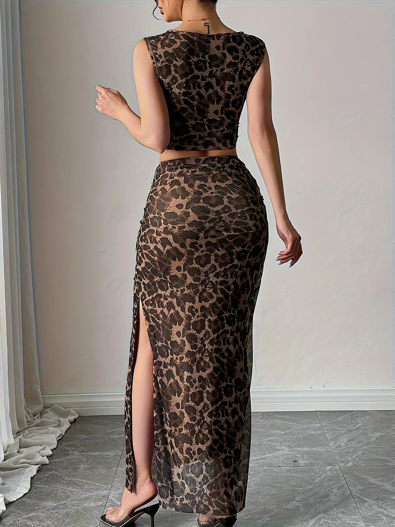 Ensemble jupe longue et top court pour femme, style léopard, élégant, idéal soirée ou été - Image 3
