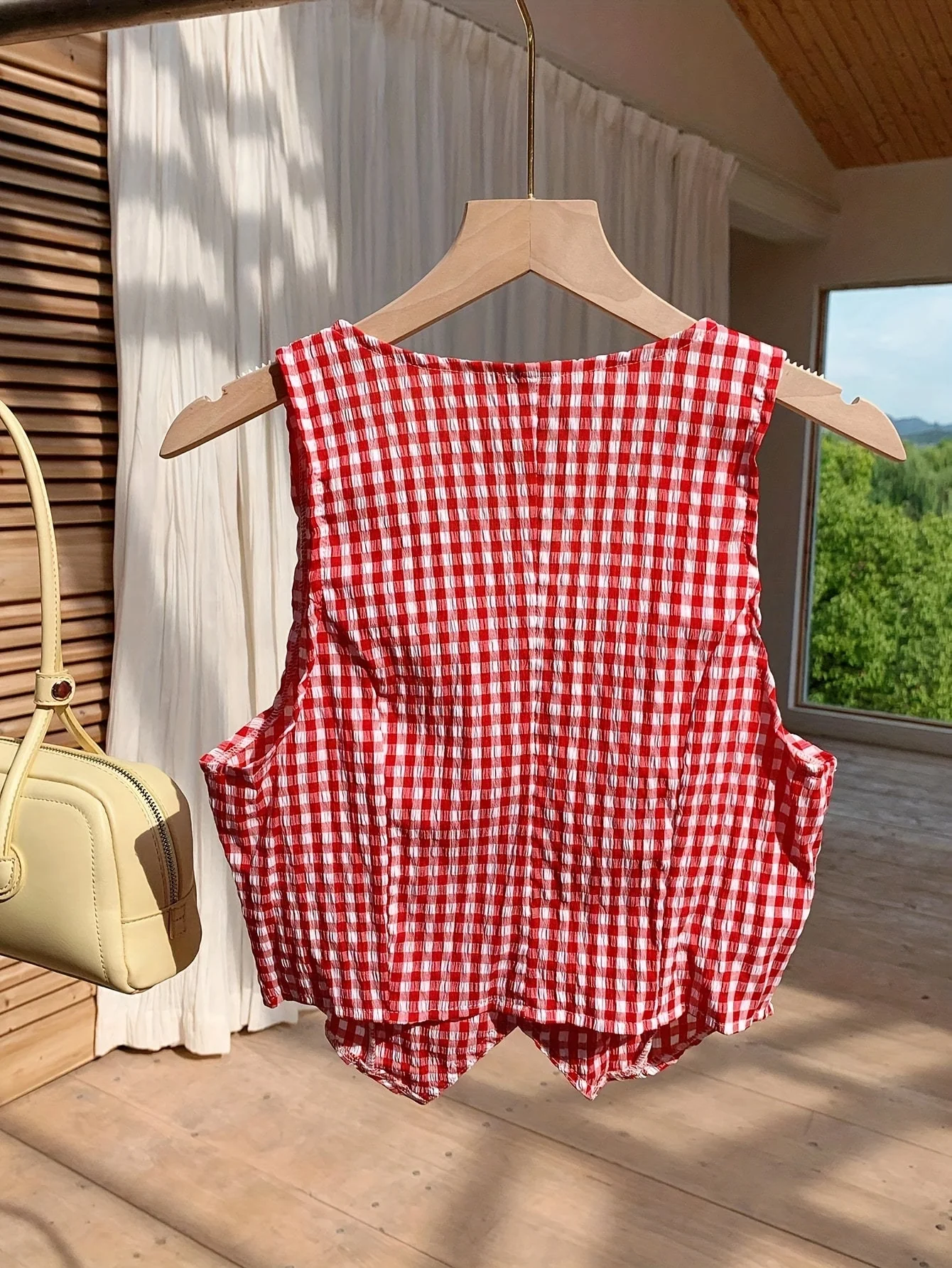 Gilet court à carreaux style élégant pour femme – Idéal printemps/été, sans manches, coupe ajustée - Image 3