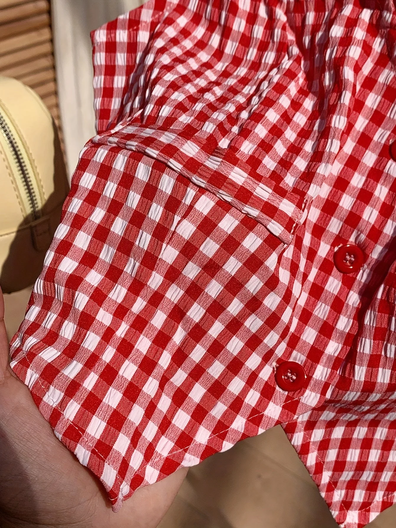 Gilet court à carreaux style élégant pour femme – Idéal printemps/été, sans manches, coupe ajustée - Image 6