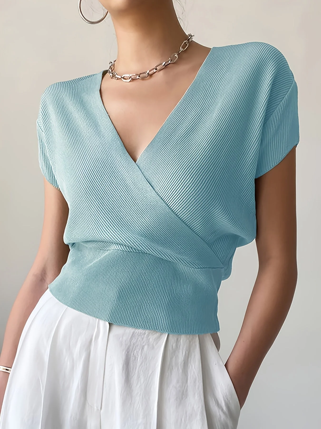 Haut femme style cache-cœur décontracté col en V manches courtes pour tous les jours - Image 10