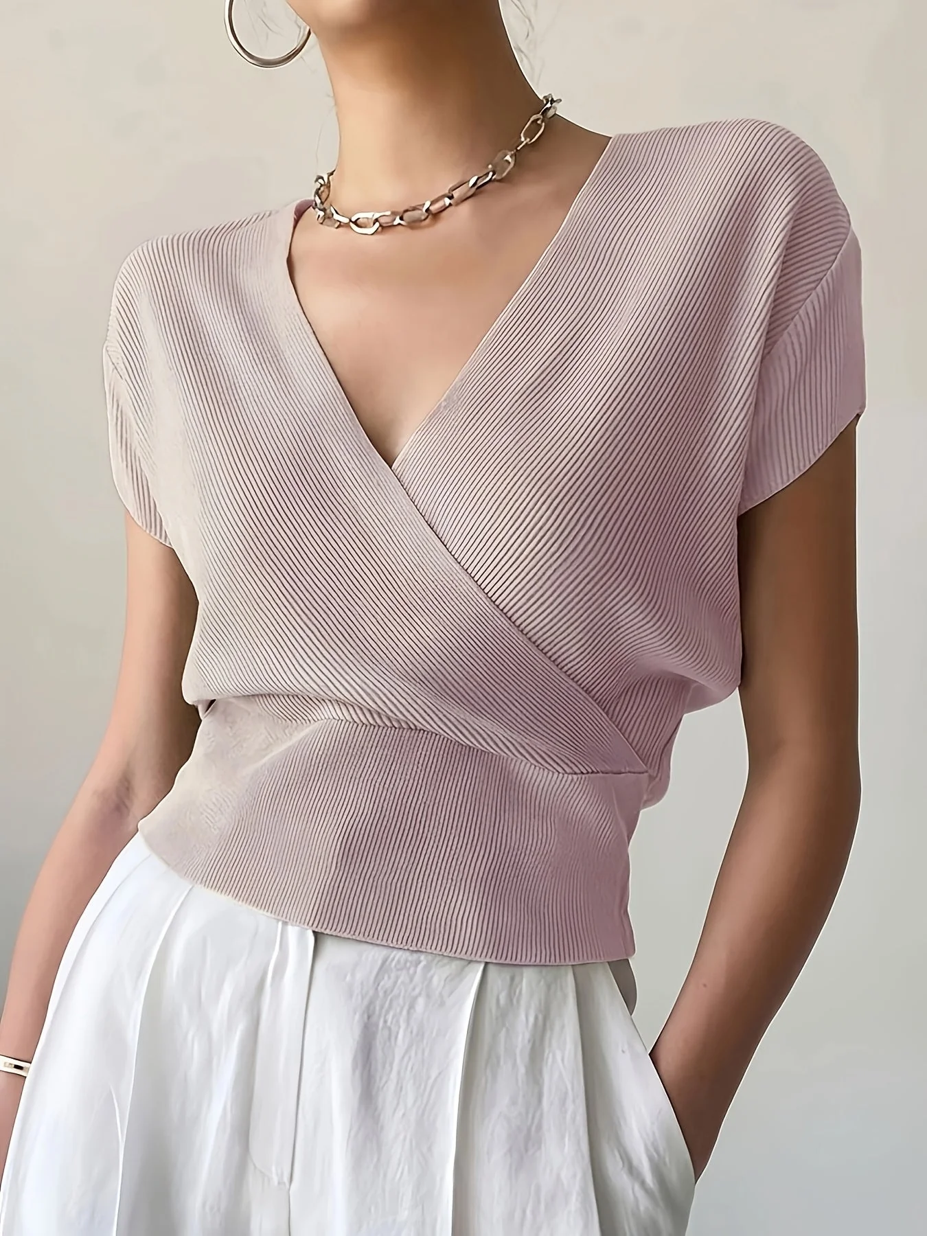 Haut femme style cache-cœur décontracté col en V manches courtes pour tous les jours - Image 4