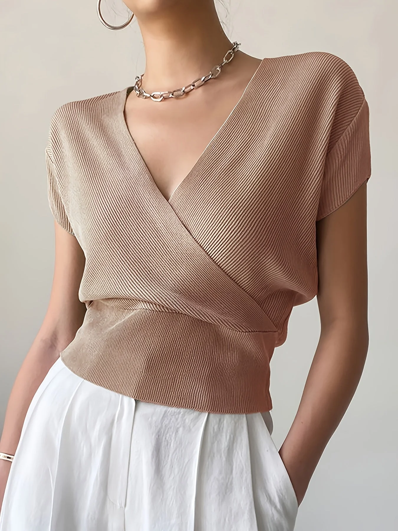 Haut femme style cache-cœur décontracté col en V manches courtes pour tous les jours - Image 6