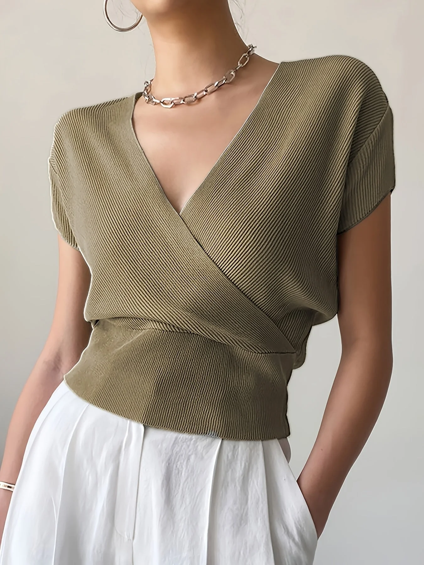 Haut femme style cache-cœur décontracté col en V manches courtes pour tous les jours - Image 9