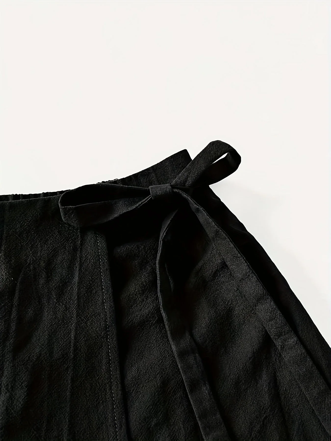Jupe portefeuille courte style urbain pour femme, look décontracté chic, idéale pour l'été - Image 4