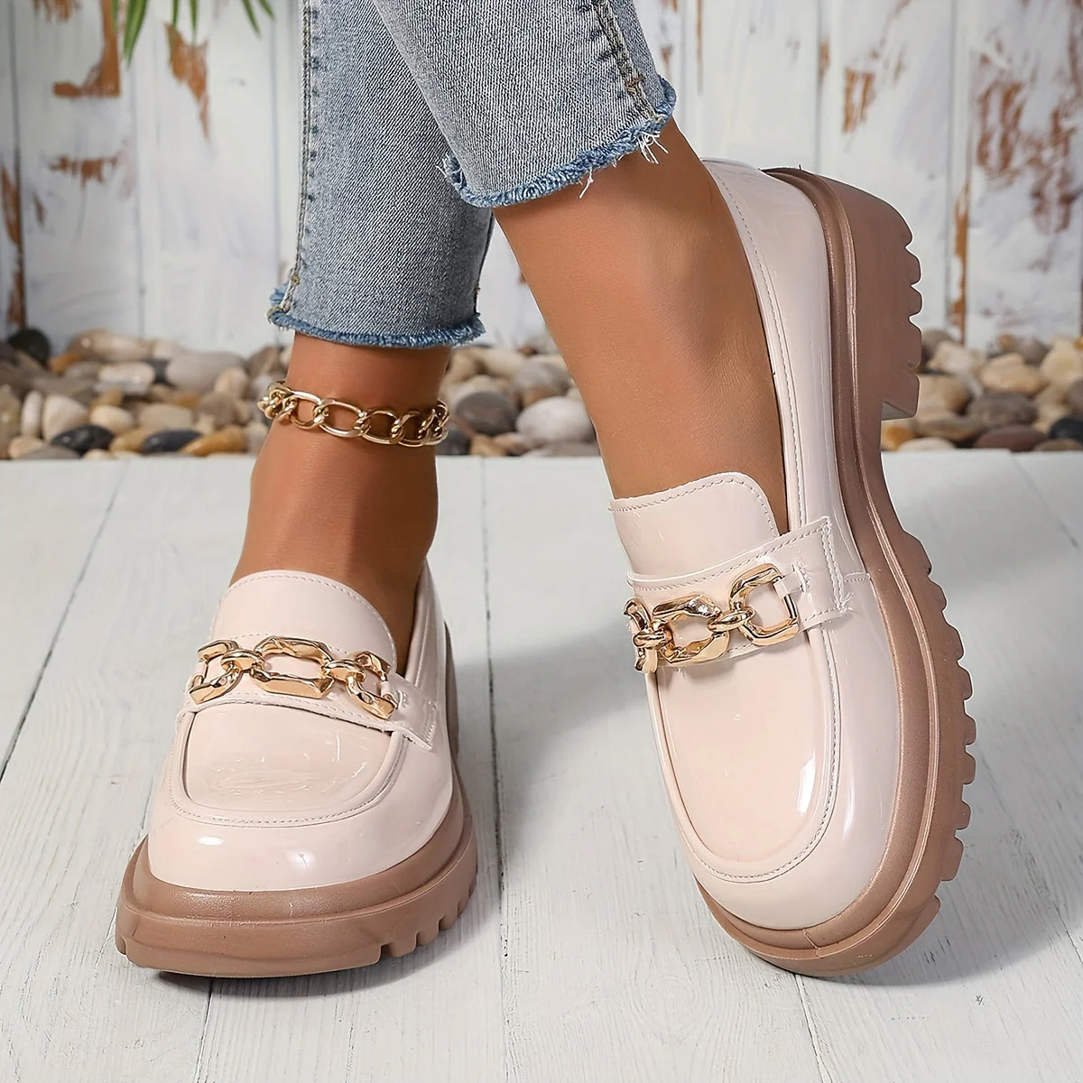 Mocassins élégants pour femme à chaîne dorée style preppy – Slip-on confort urbain - Image 3
