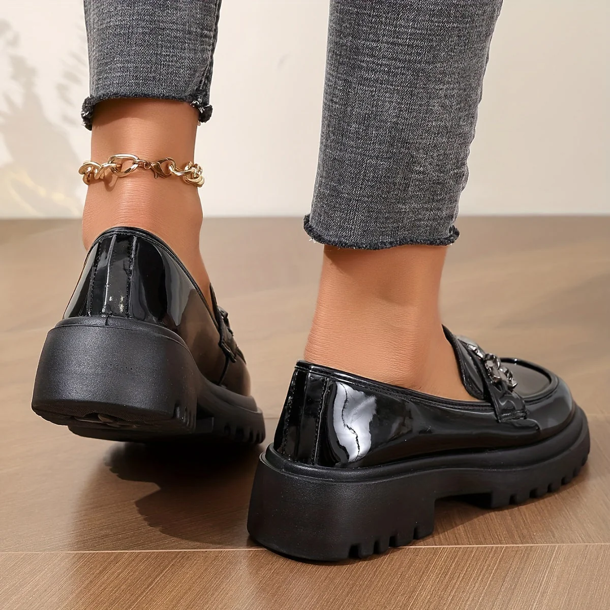 Mocassins élégants pour femme à chaîne dorée style preppy – Slip-on confort urbain - Image 6