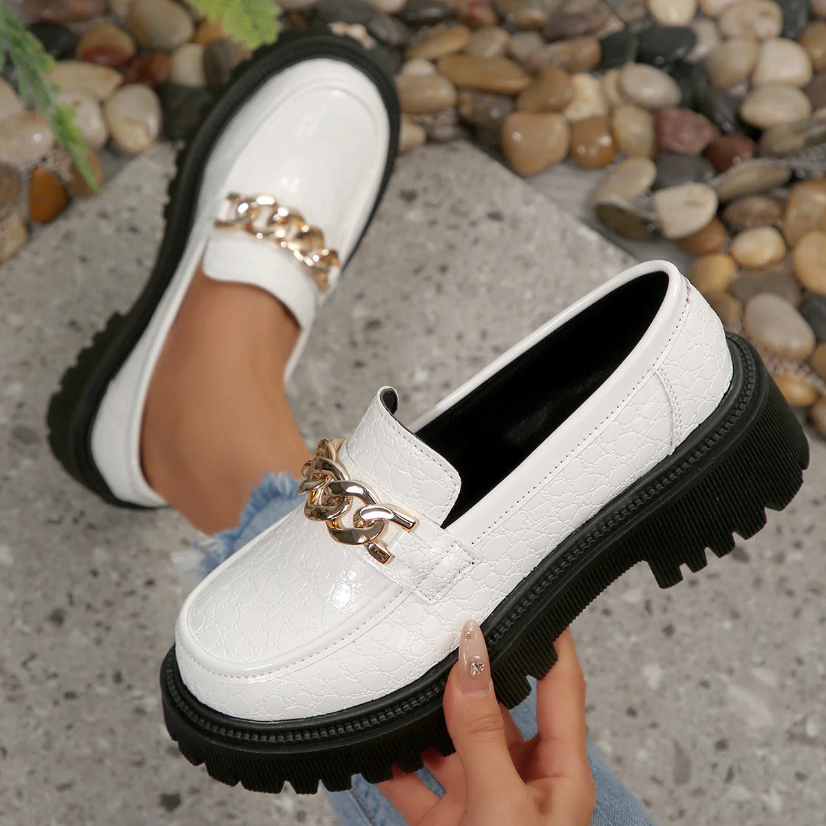 Mocassins à plateforme pour femme style urbain avec chaîne décorative, confort quotidien - Image 3