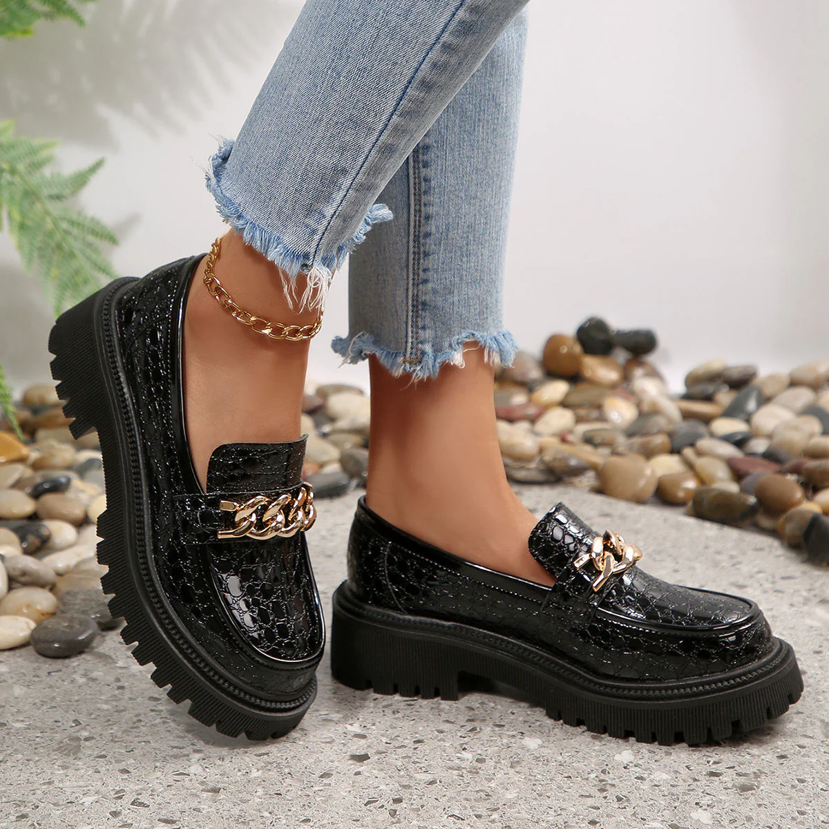 Mocassins à plateforme pour femme style urbain avec chaîne décorative, confort quotidien - Image 4