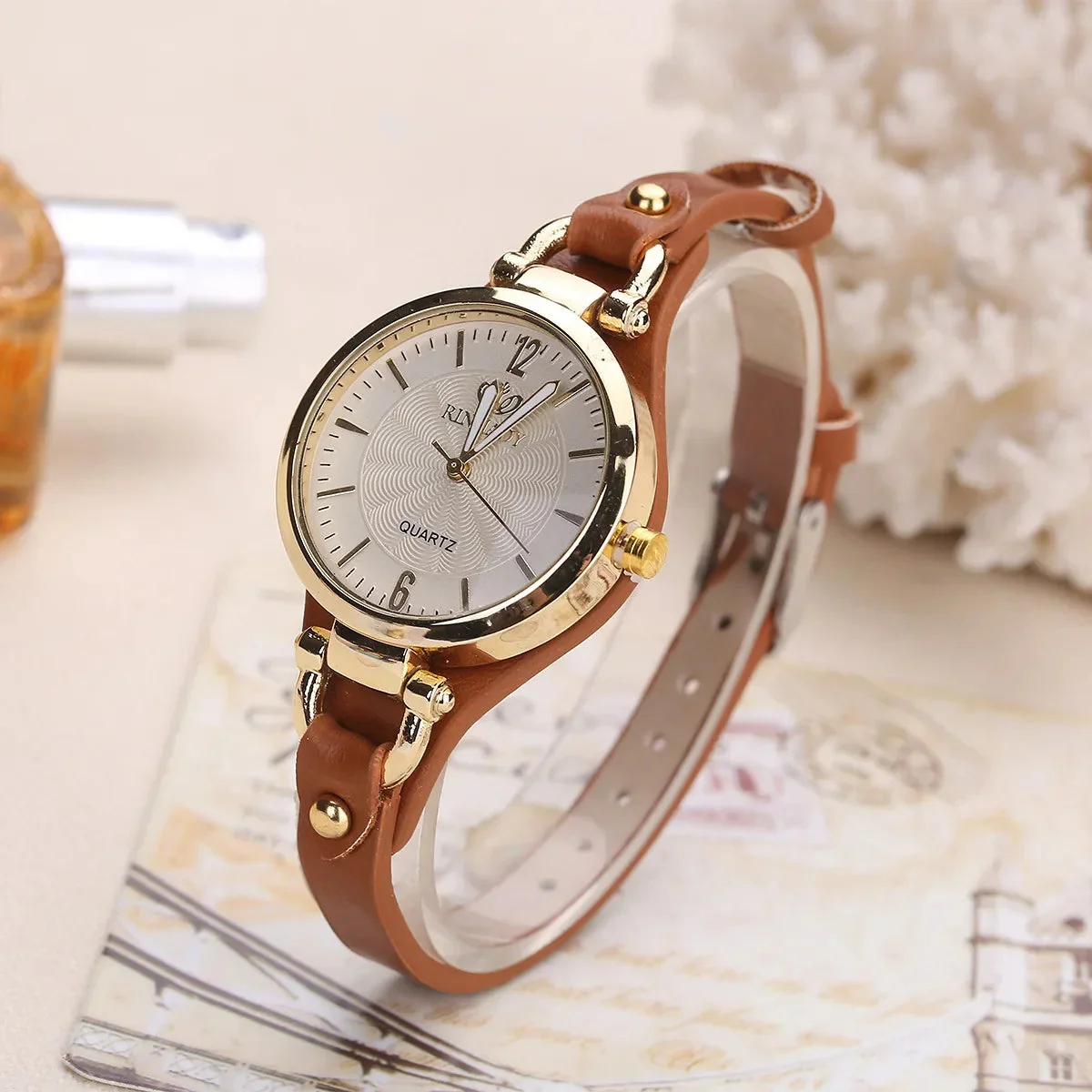 Montre élégante vintage pour femme style classique quotidien et soirée - Image 2