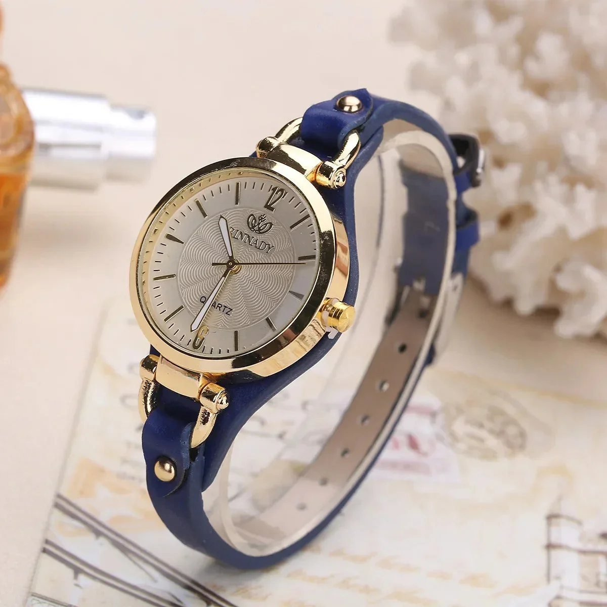 Montre élégante vintage pour femme style classique quotidien et soirée - Image 3