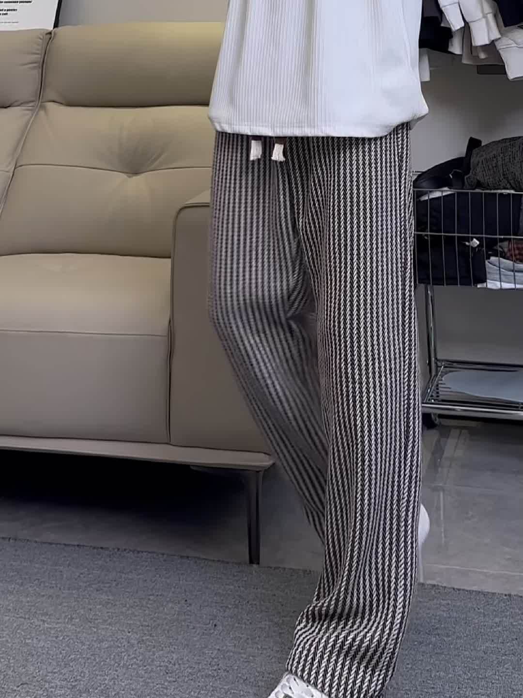 Pantalon décontracté à jambes droites pour homme style streetwear avec motif chevrons - Image 10